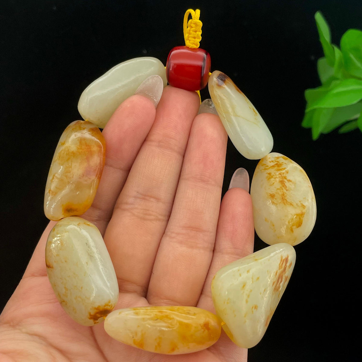 和田玉洒金皮籽料【精品手串】（86.6g）