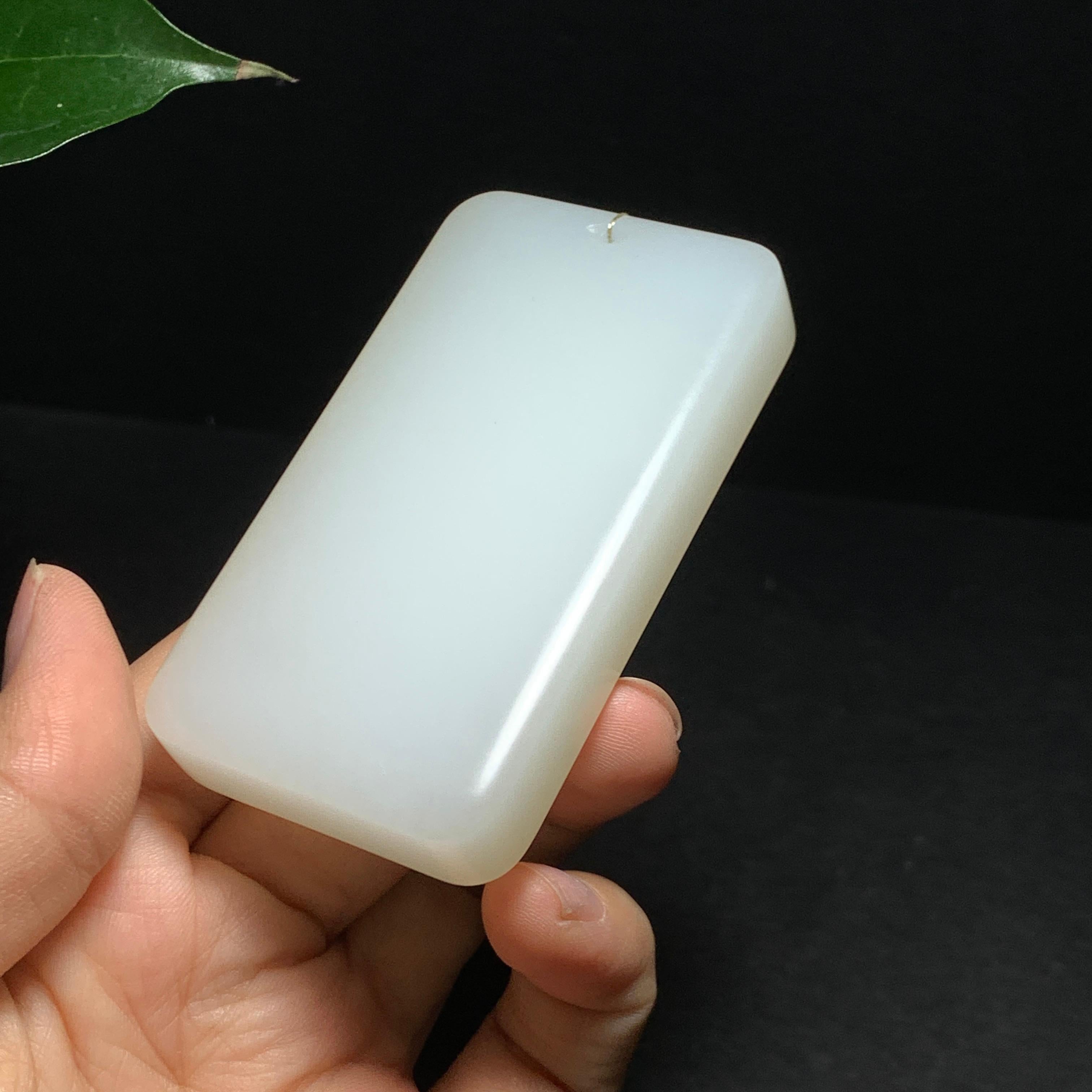 毕业级和田山料羊脂白玉无事牌挂件（105.5g）