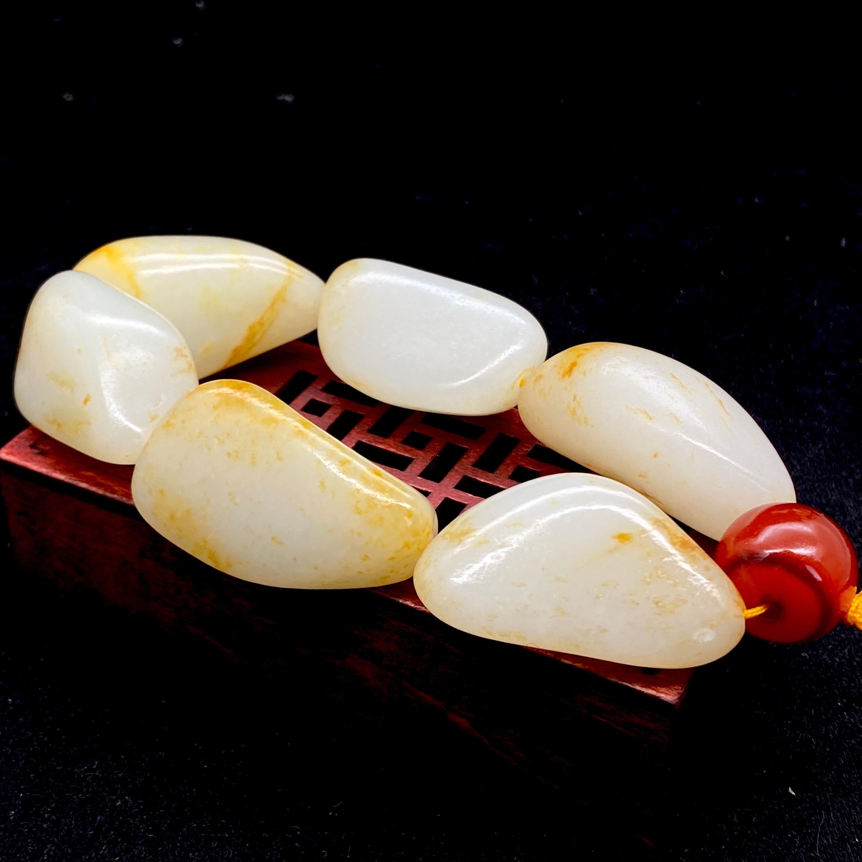 和田玉洒金皮【精品手串】（126.6g）