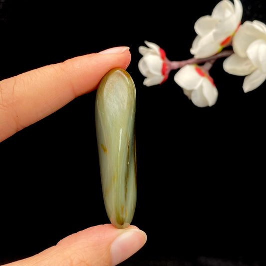 和田玉沙枣青籽料原石（30.5g）