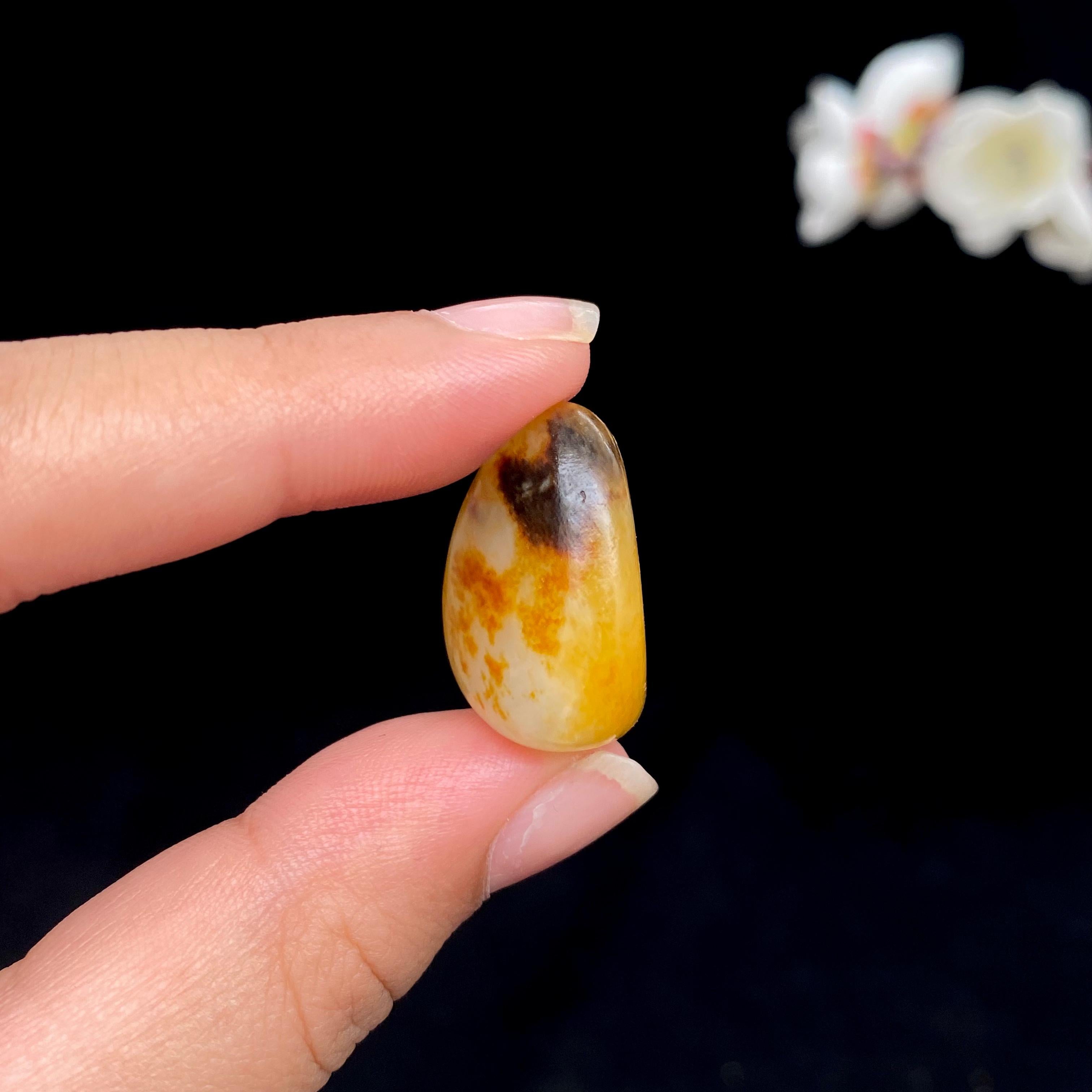 和田玉黑黄皮籽料吊坠籽（10.5g）