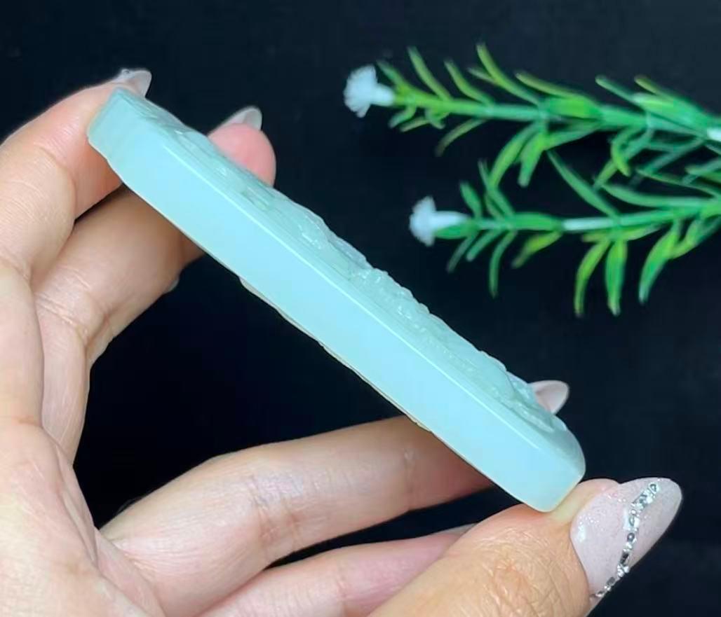和田玉带翠祥龙护主山水牌（77.8g）