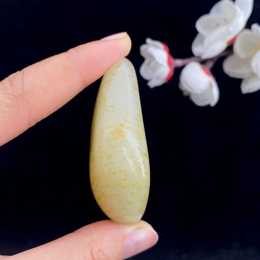 和田玉聚红皮籽料原石（52.1g）