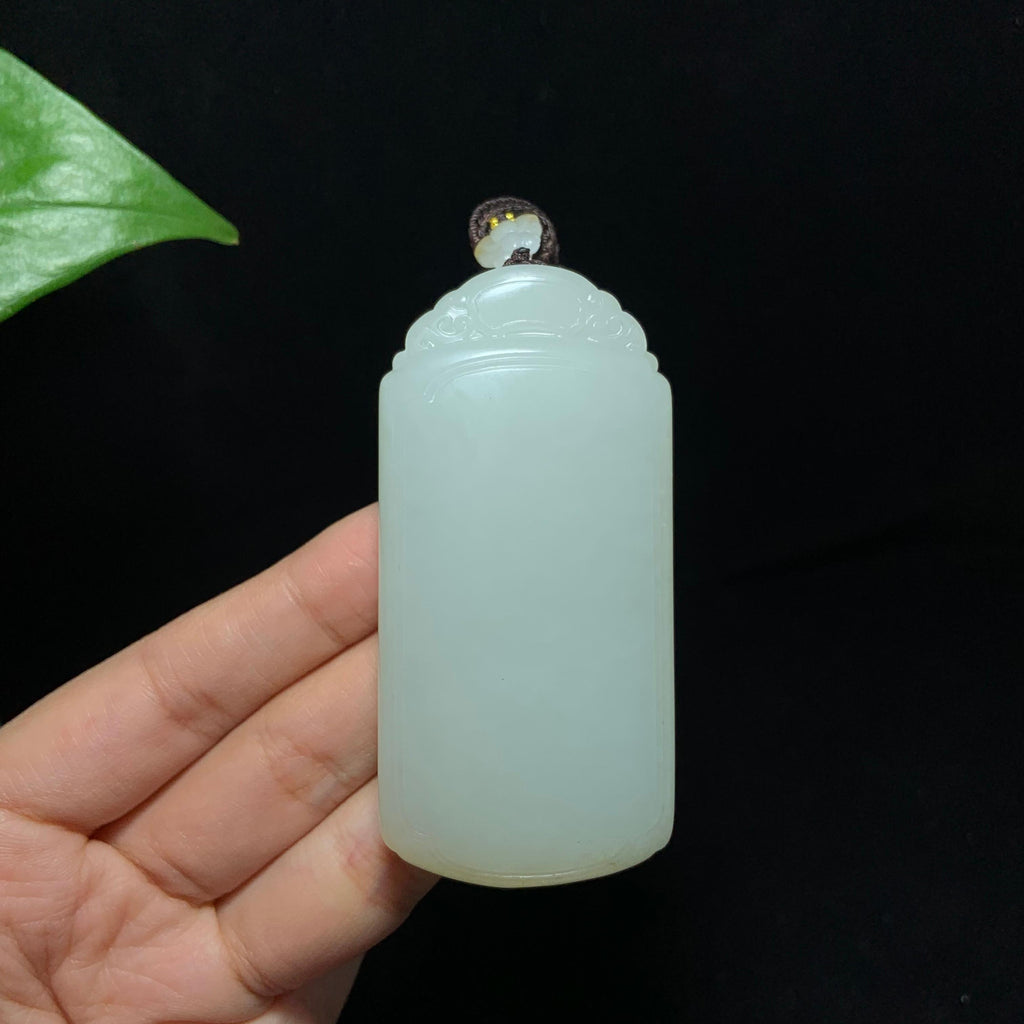 收藏级和田玉洒金皮籽料无事牌挂件（87.2g）