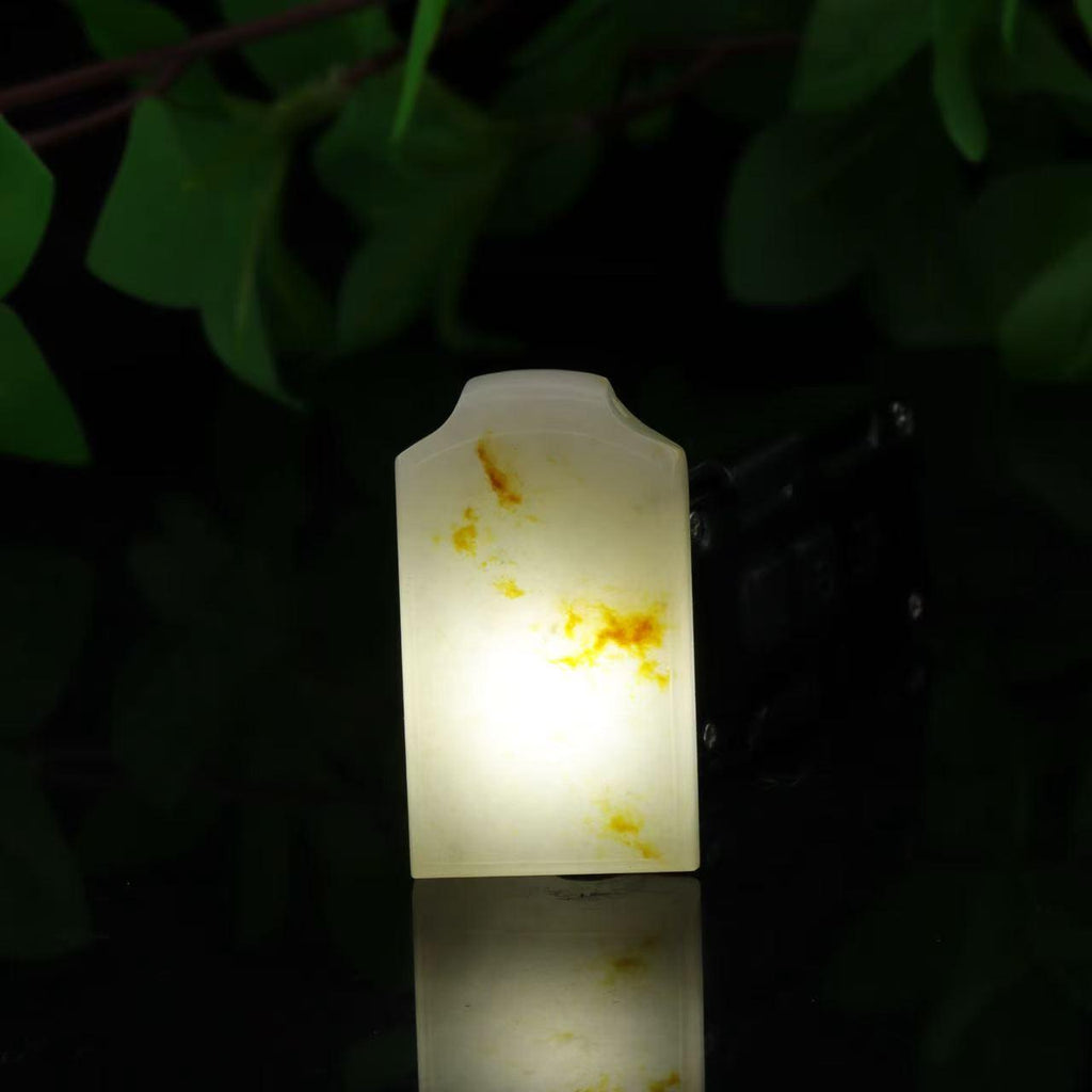 和田玉洒金皮籽料无事牌（27.7g）