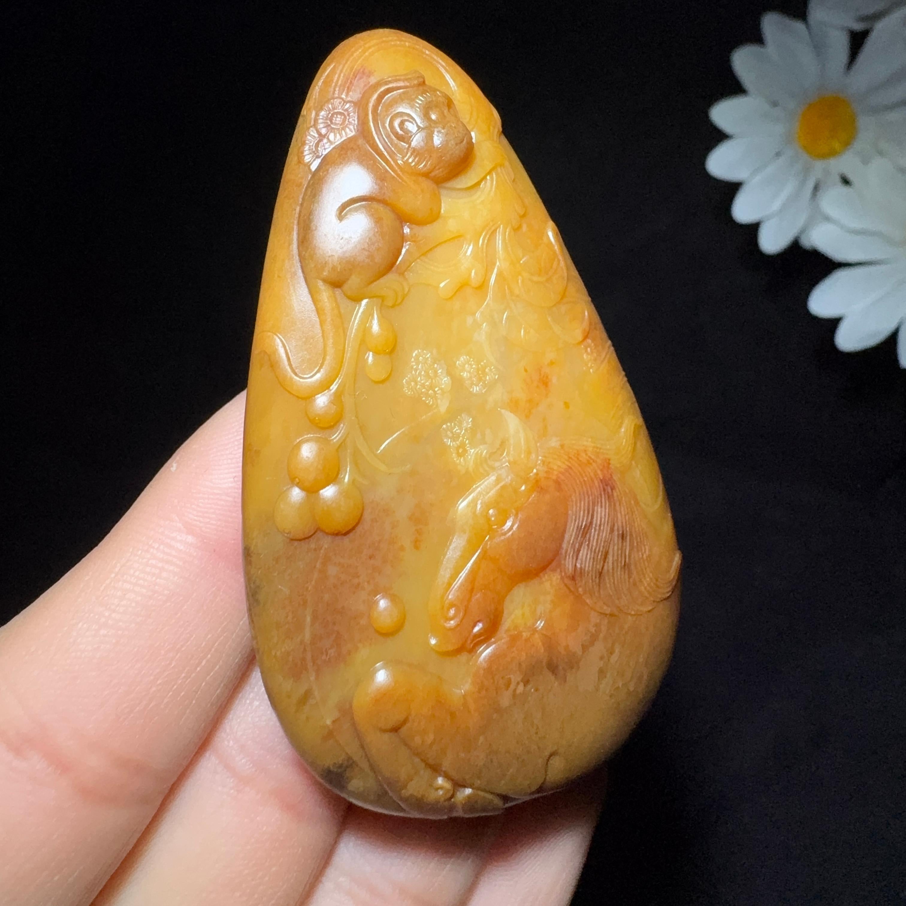 和田玉籽料收藏级挂件马上封侯（54.9g）