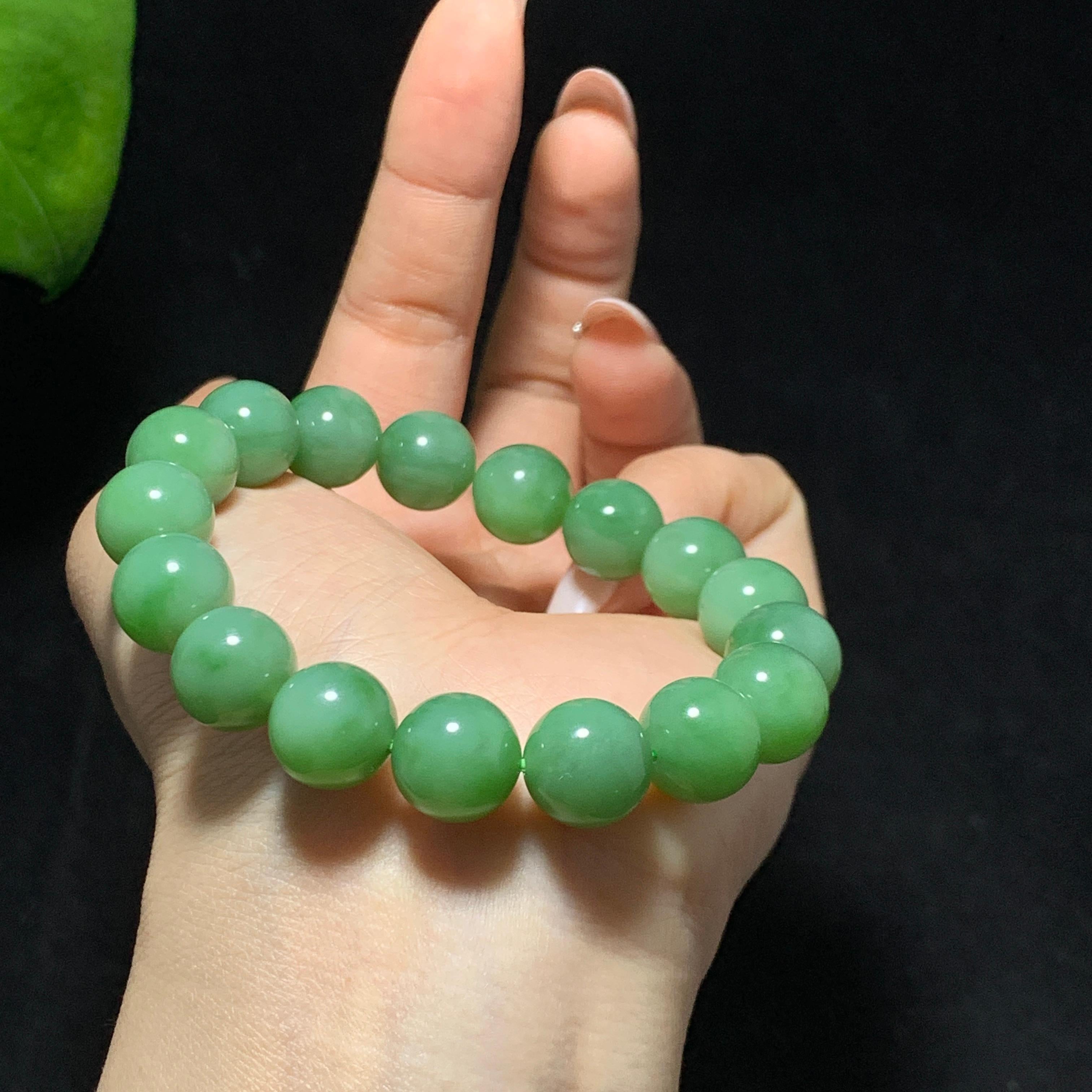 高品质碧玉粉绿圆珠手串（45.5g）