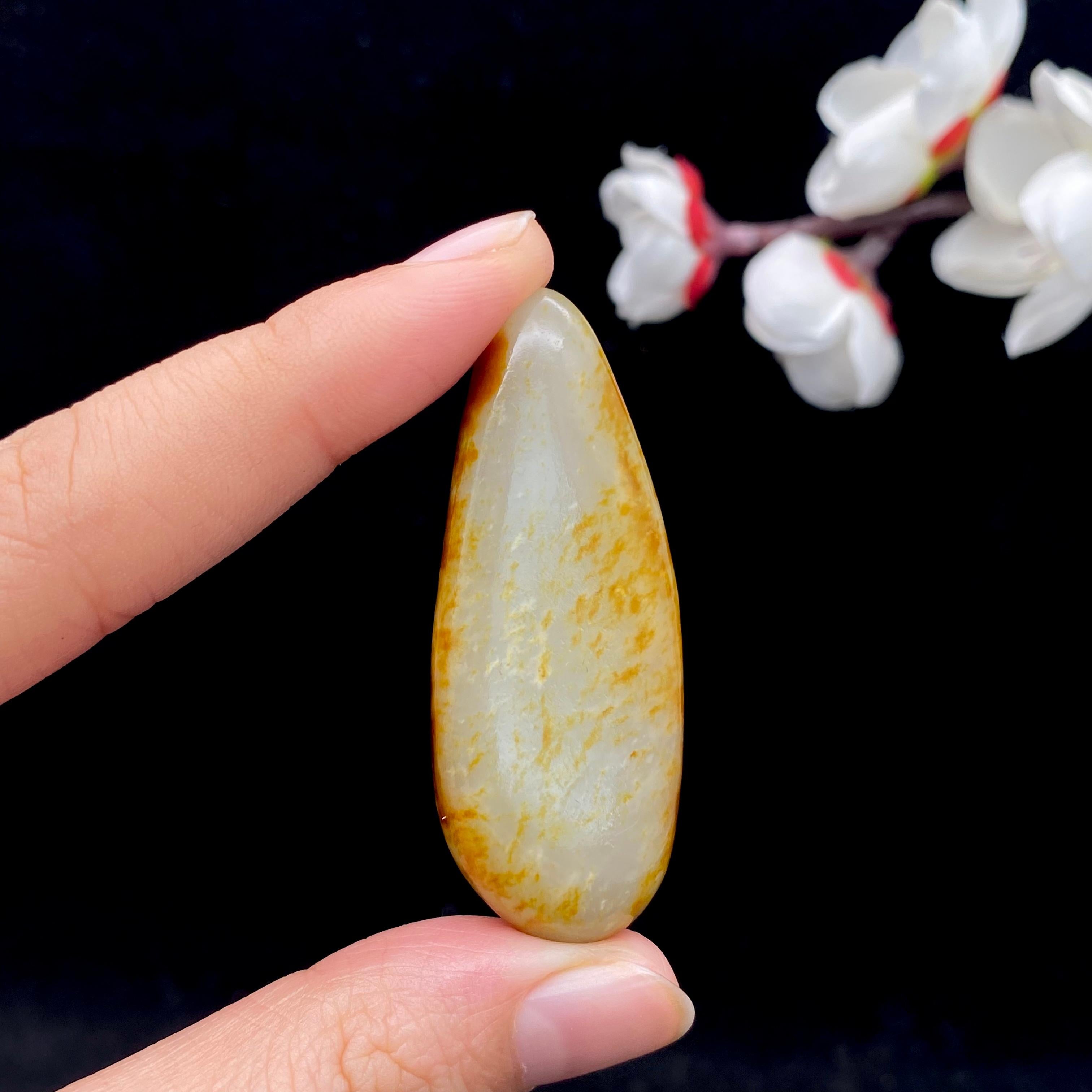 和田玉红皮籽料原石（22.8g） – 厚德载玉
