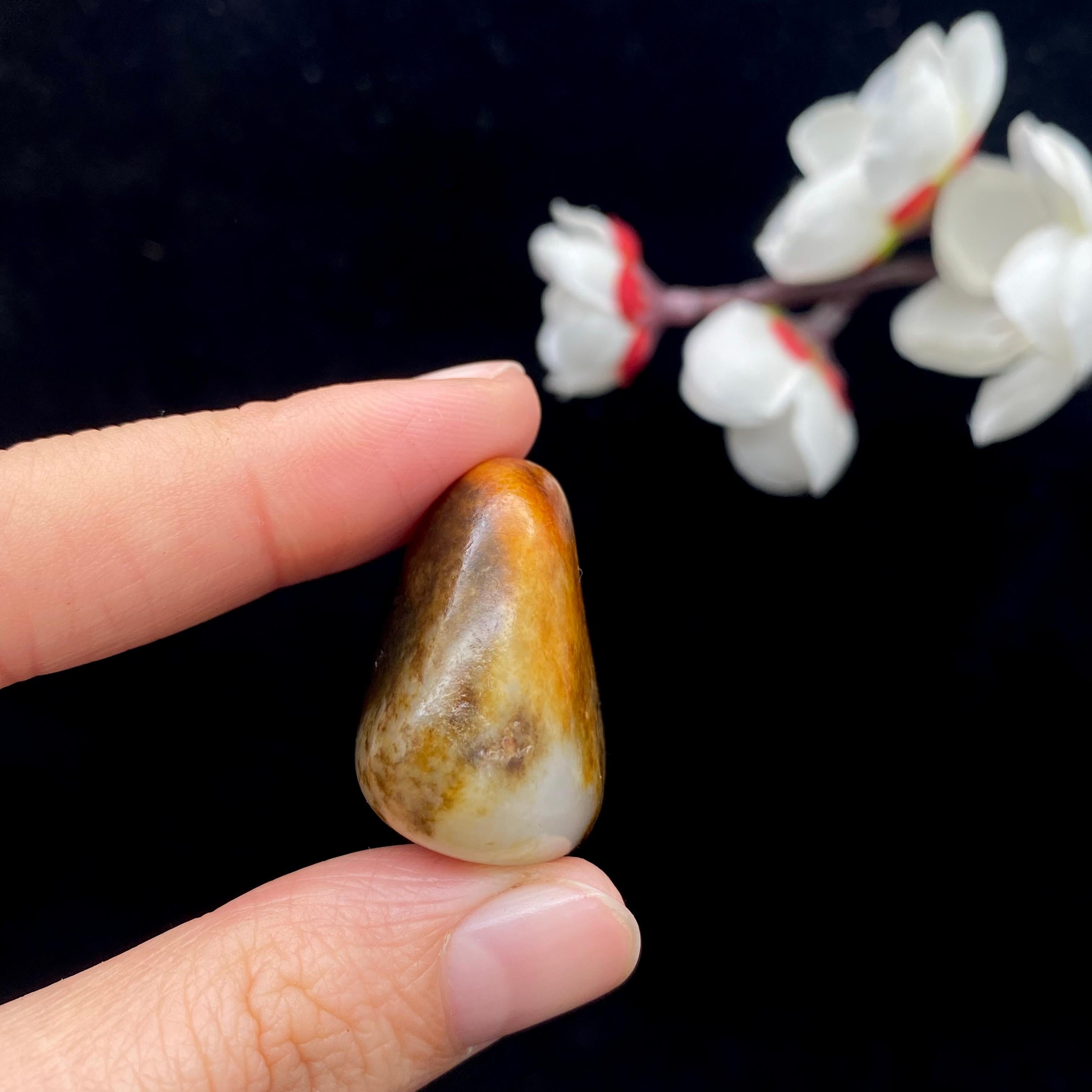 和田玉秋梨皮籽料原石（18.1g）