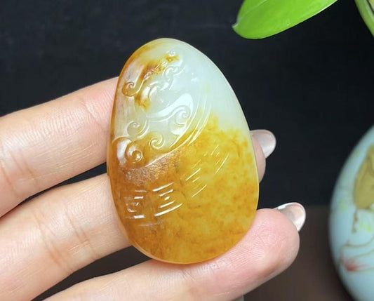 和田玉籽料红皮白肉仿古龙挂件（29.2g）