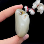 和田玉青白玉籽料手把件（104.1g）