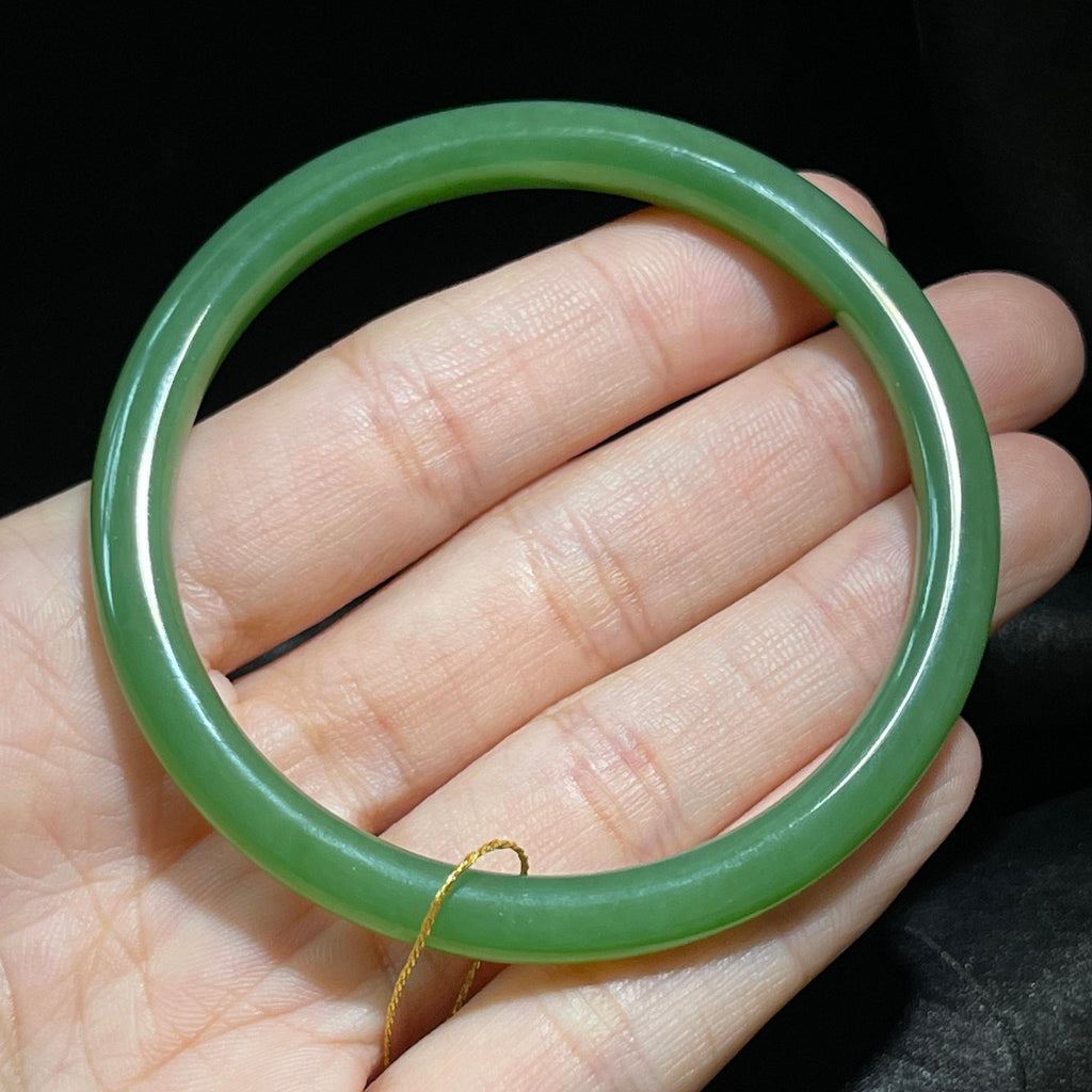 和田玉碧玉冰底阳绿手镯（18.1g）