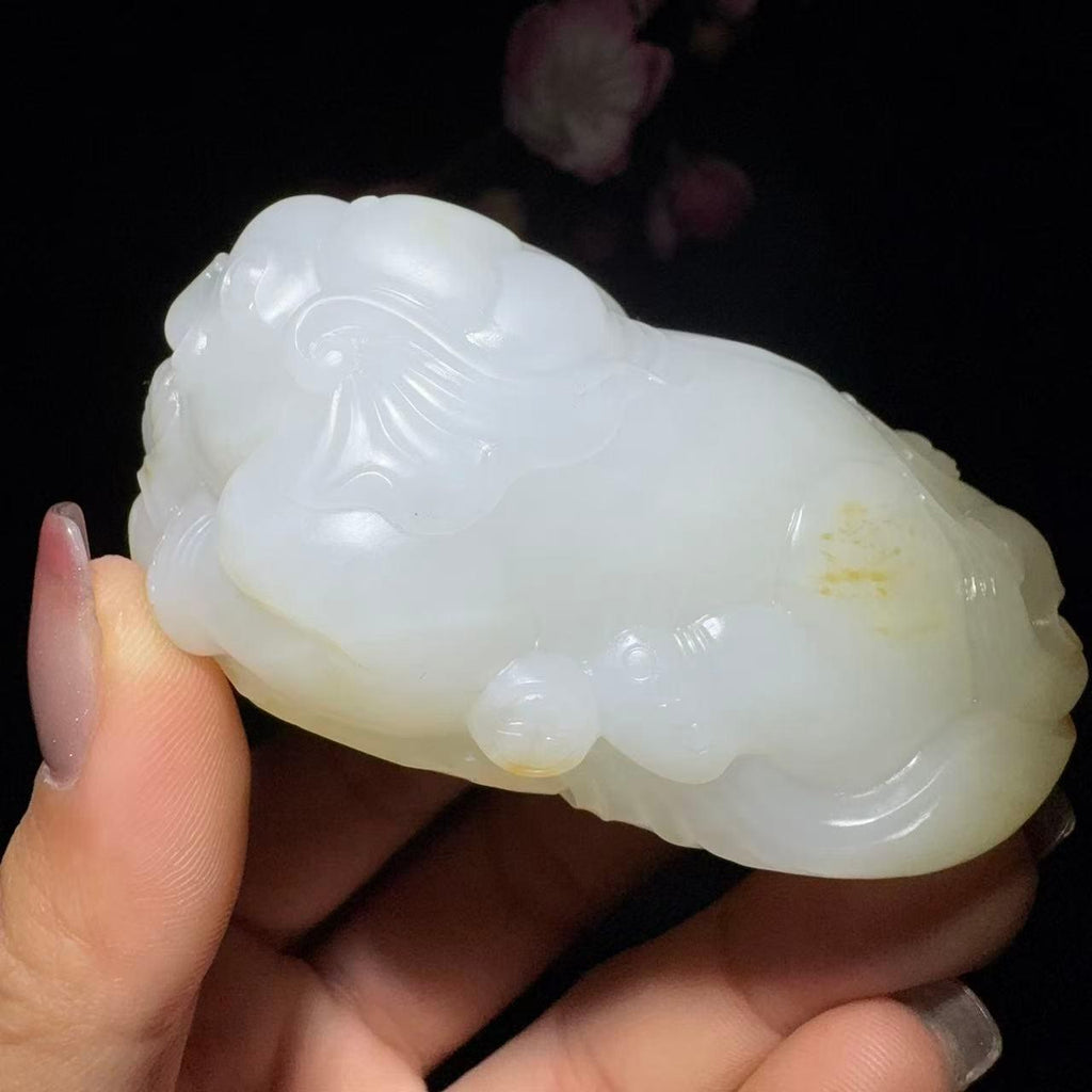 和田玉籽料手把件太平有象（161.7g）