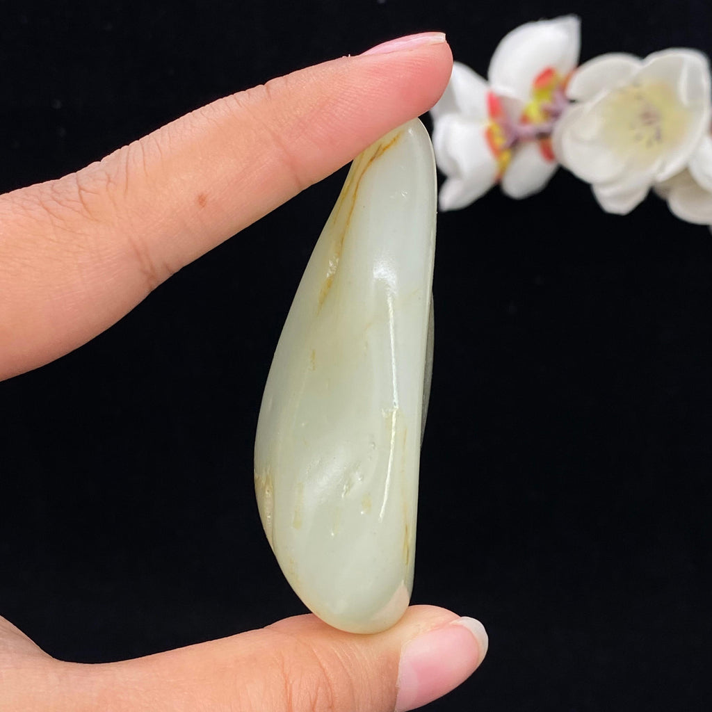和田玉青白玉籽料手把件（75g）