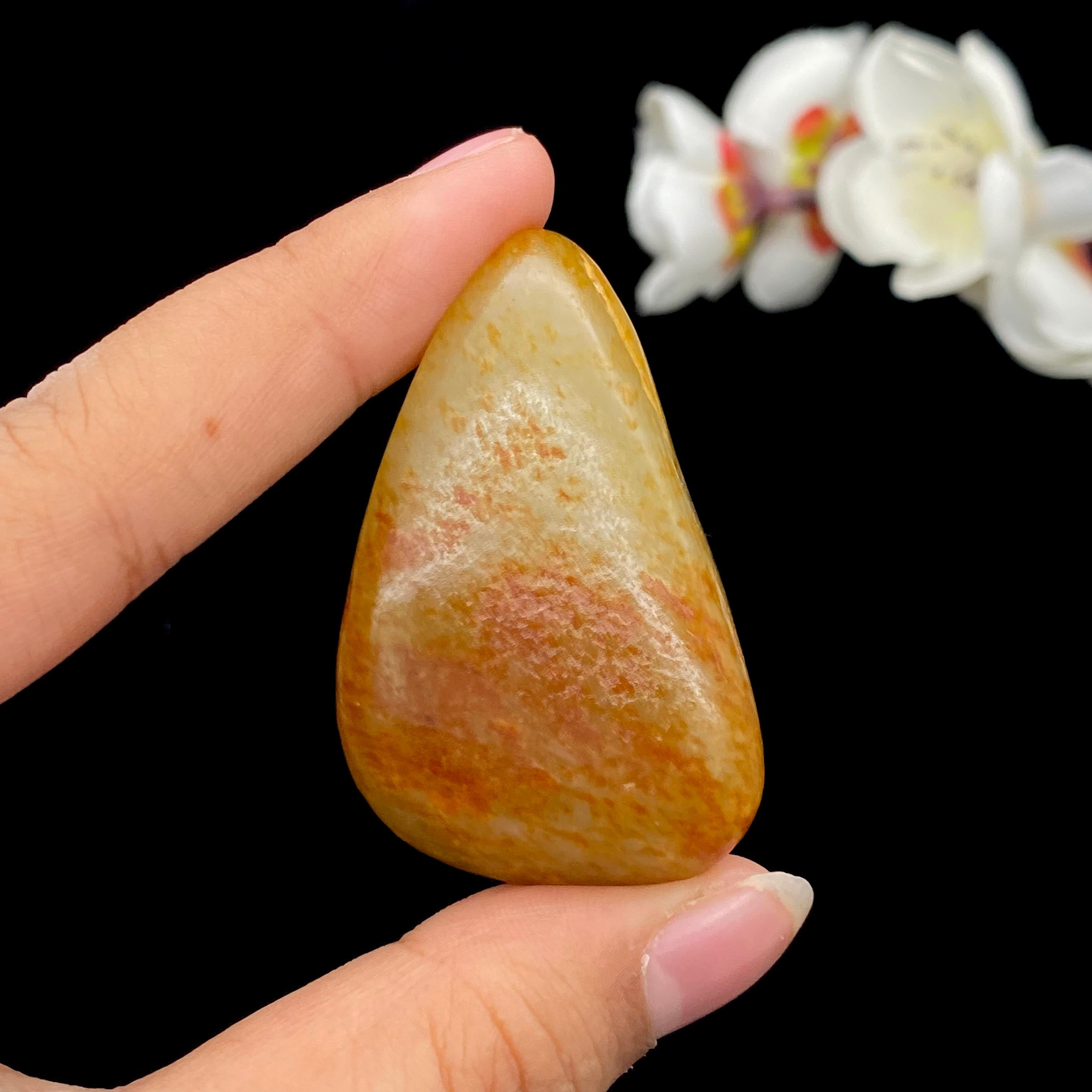 和田玉洒红皮籽料挂件（51g）