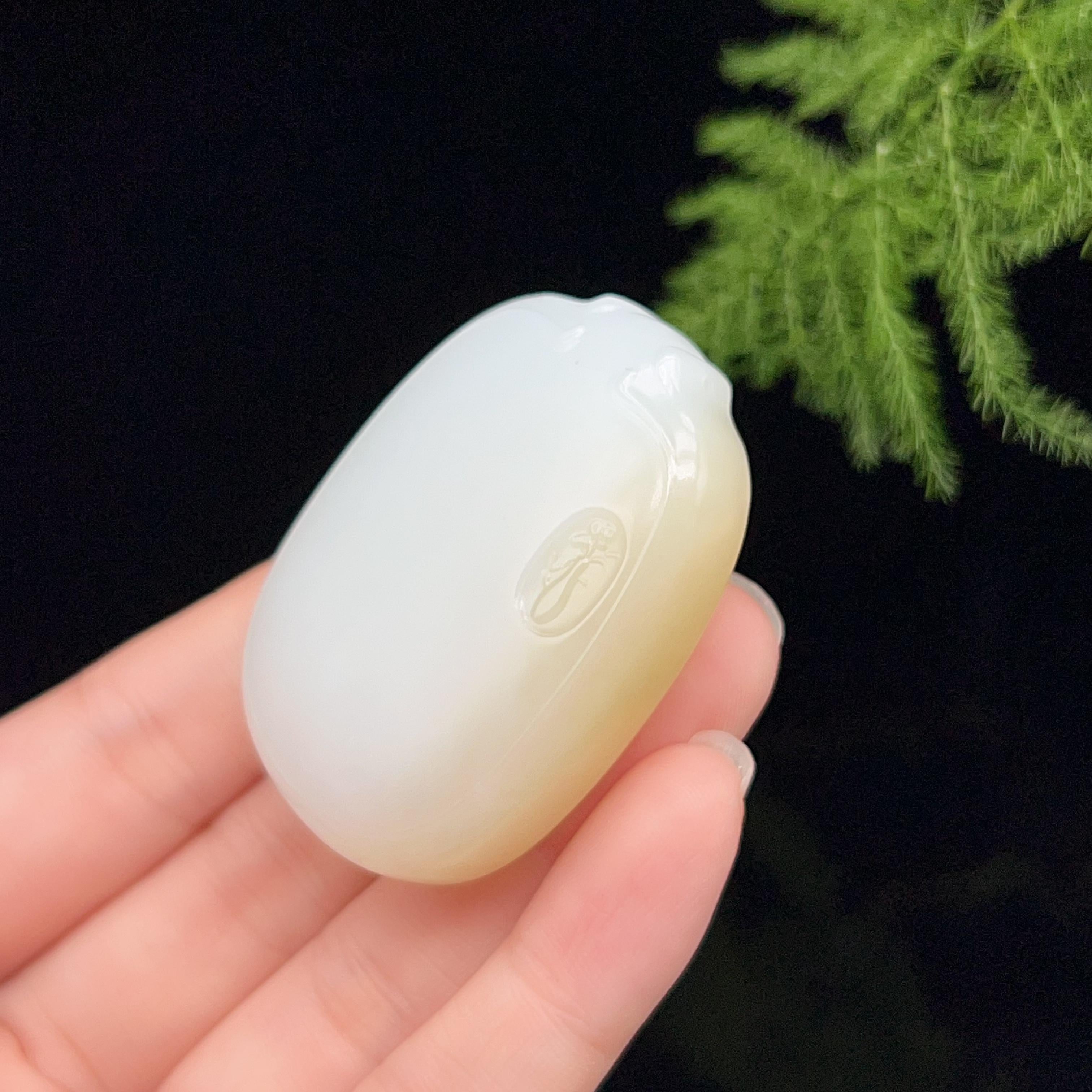 和田玉羊脂白玉糖白无事牌（48.2g）