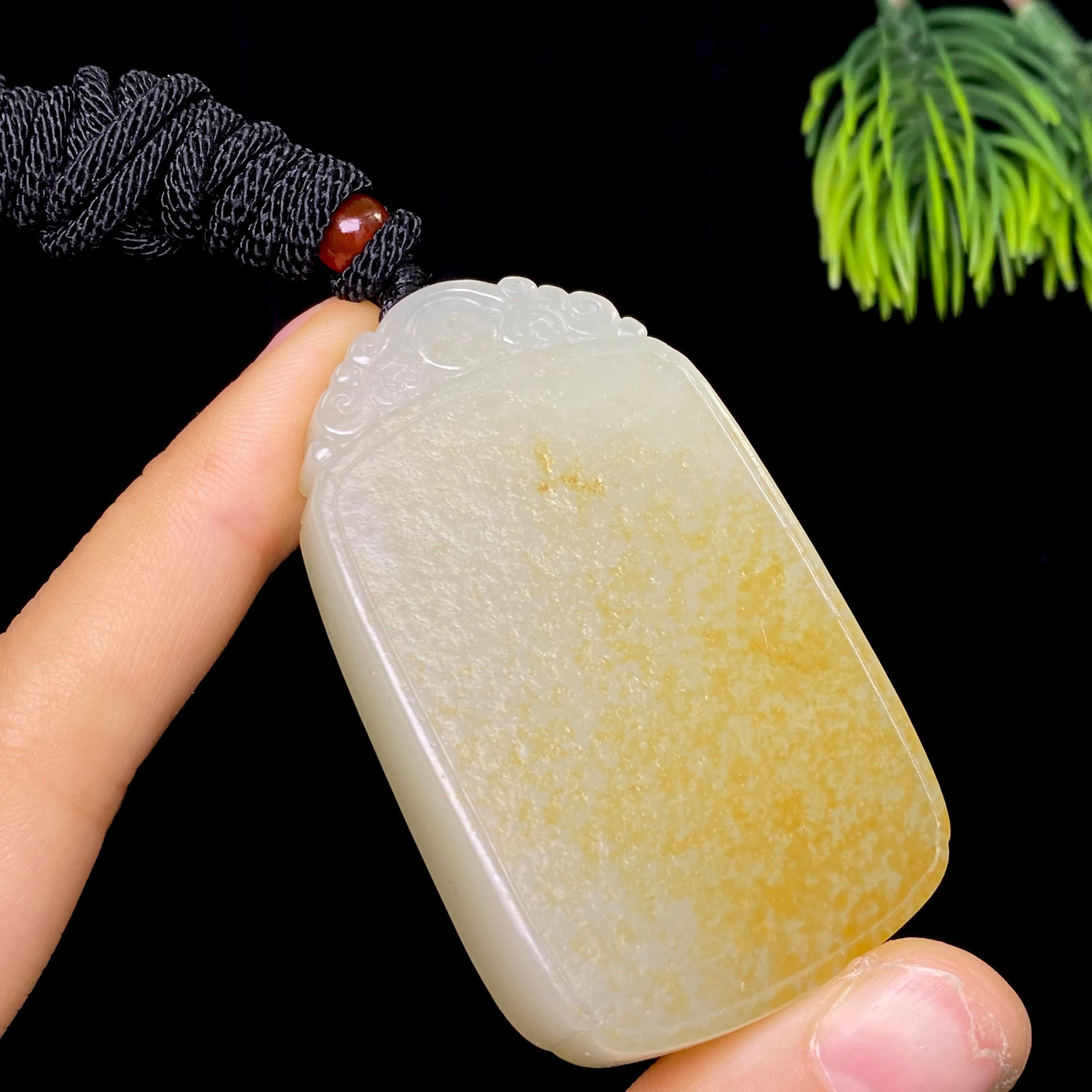 和田玉籽料无事牌（63.7g）