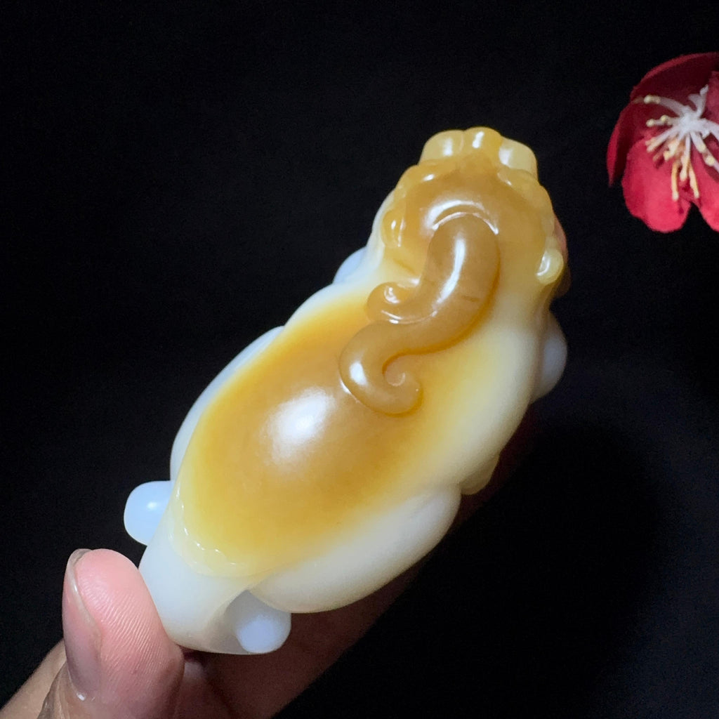 和田玉糖白手把件貔貅（165.4g）