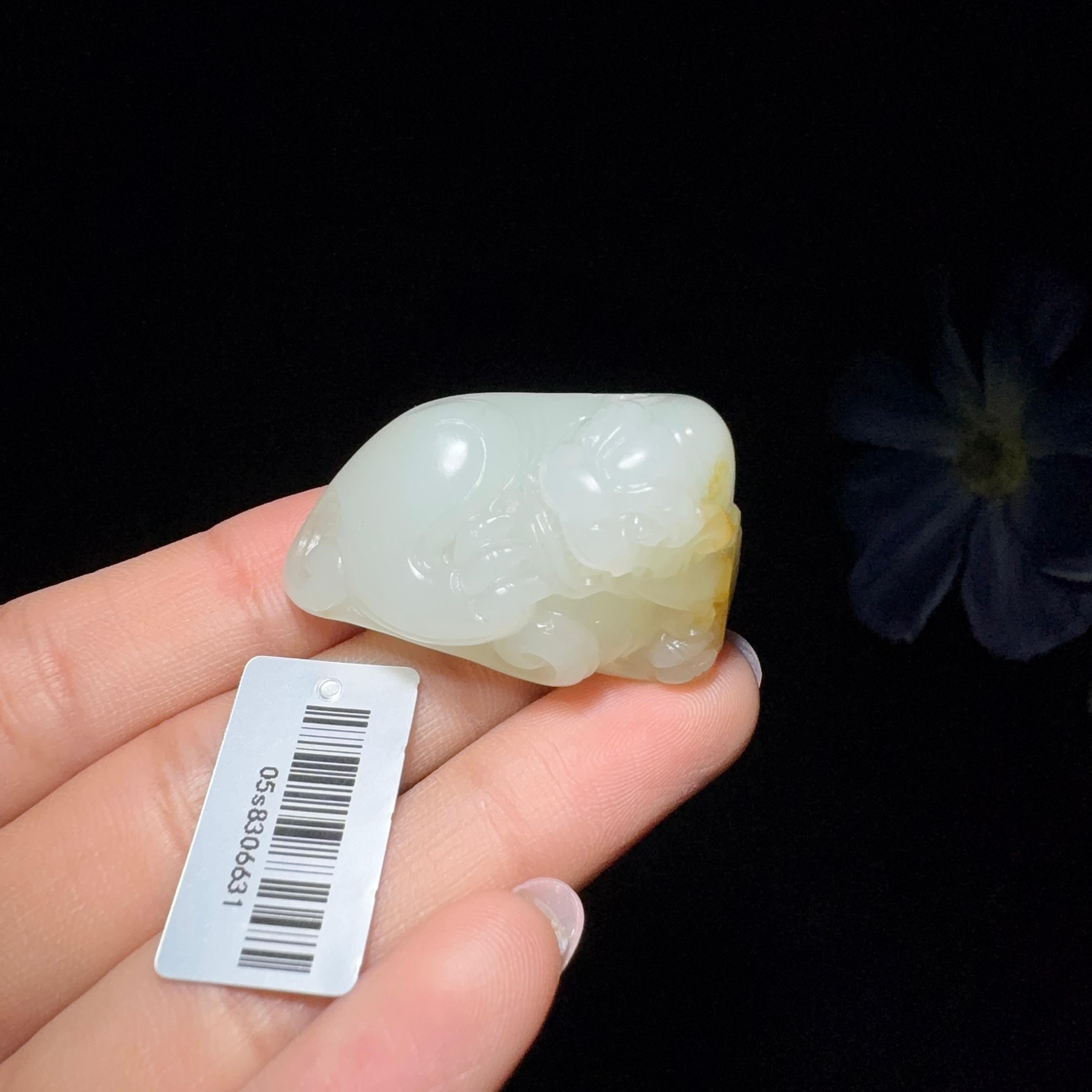 和田玉籽料回头貔貅（30.0g）