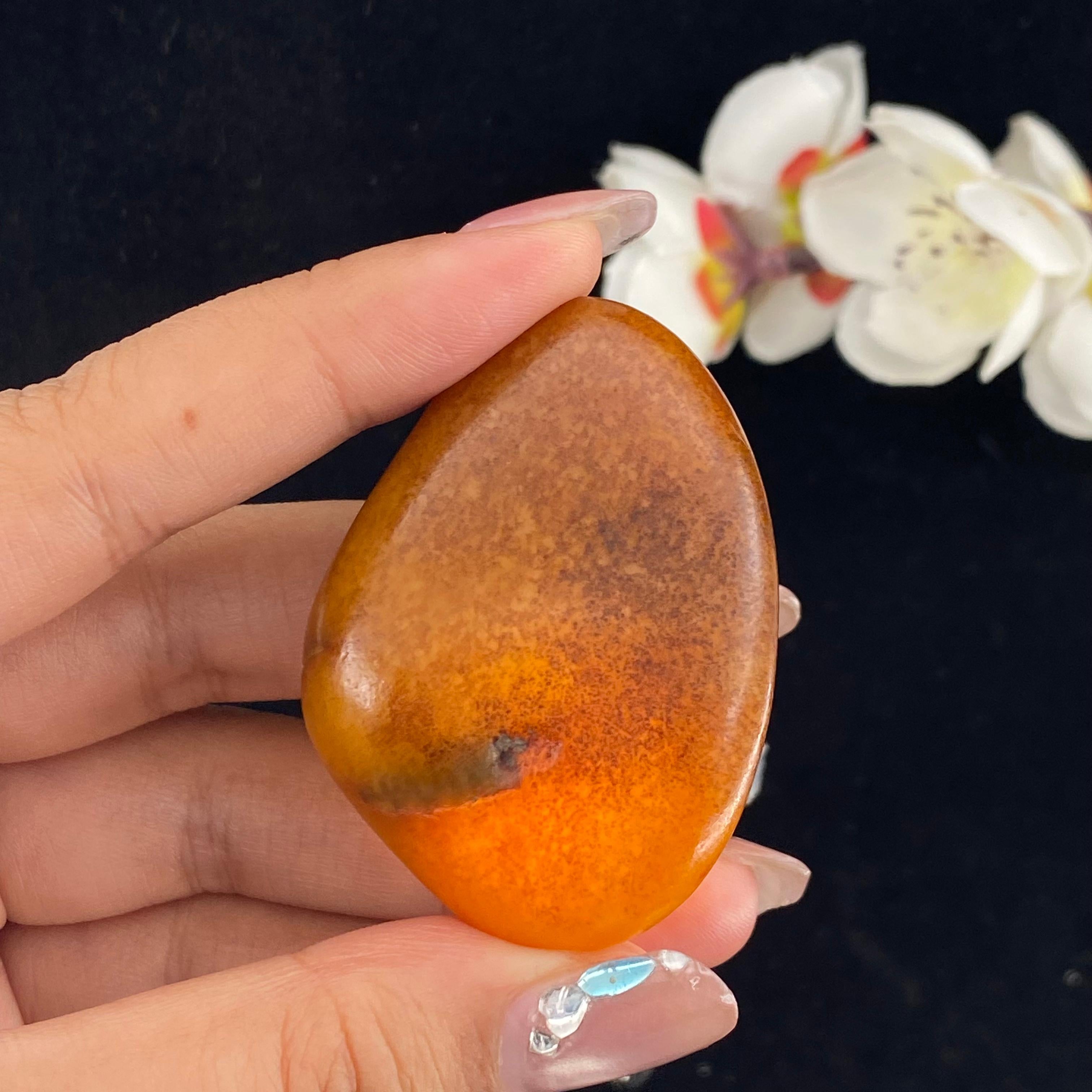 和田玉黄沁皮籽料原石（46.7g）