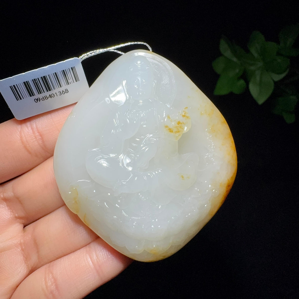 和田玉籽料大势至菩萨（96.1g）