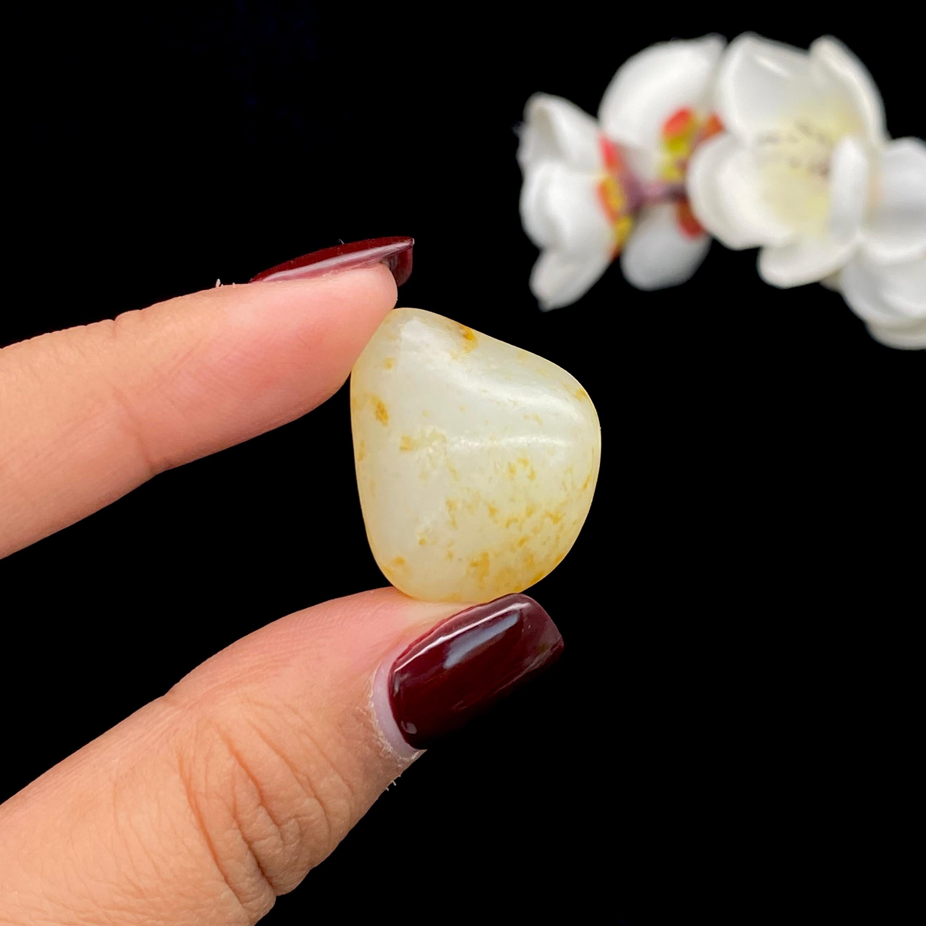 和田玉洒金皮籽料吊坠籽(8.1g)