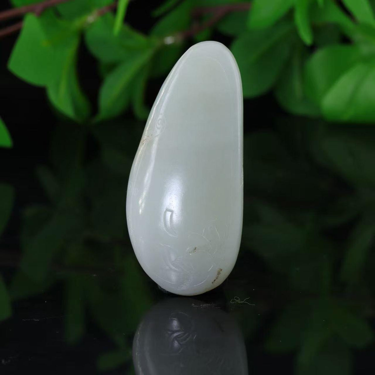 和田玉洒金皮籽料观音挂坠（46.6g）