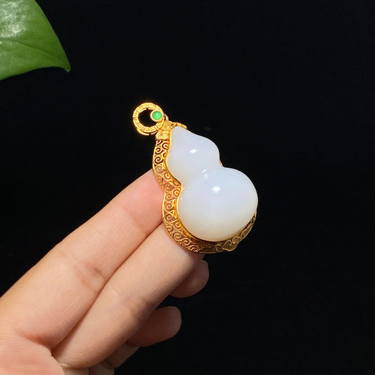 顶级和田羊脂白玉金镶嵌葫芦挂件（17.3g）