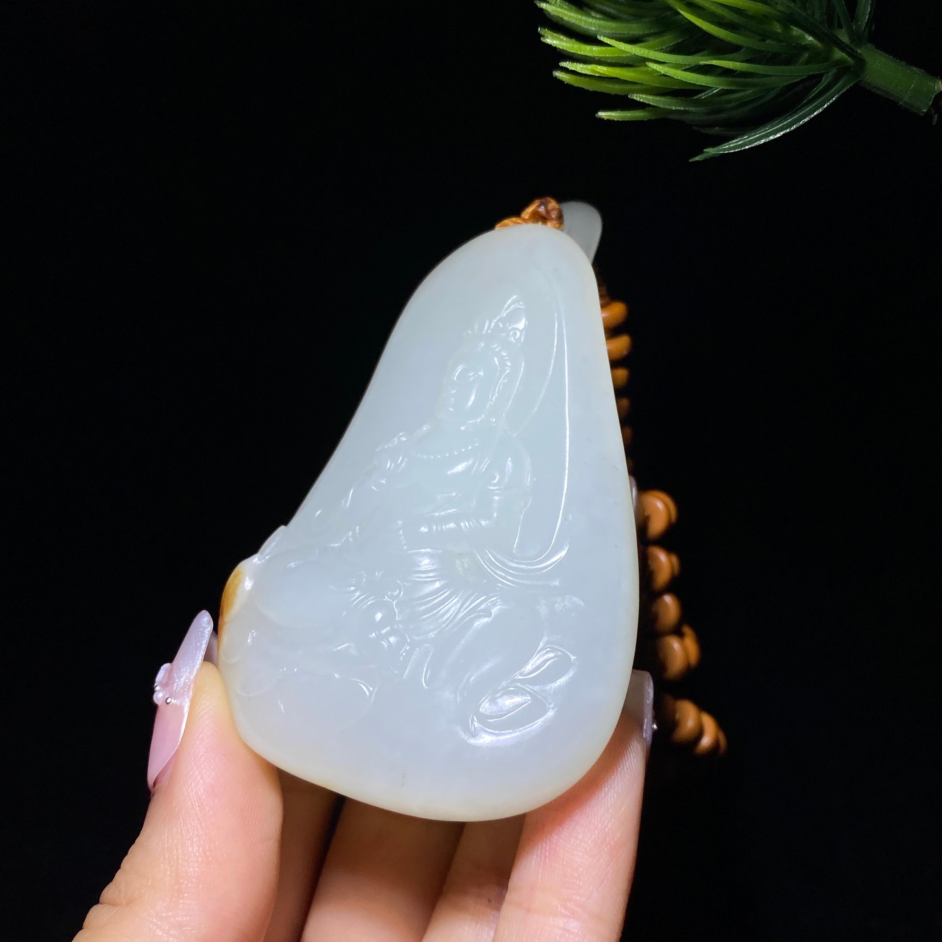 和田玉籽料观音（87.4g）
