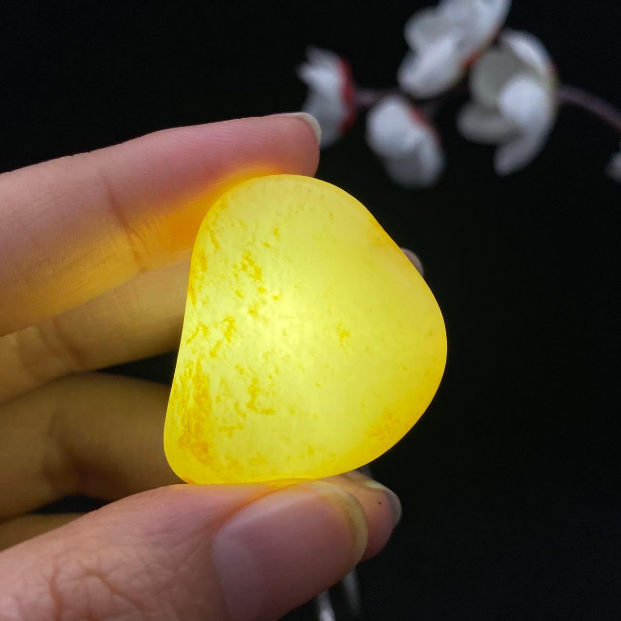 和田玉洒金皮籽料吊坠籽（15.7g）