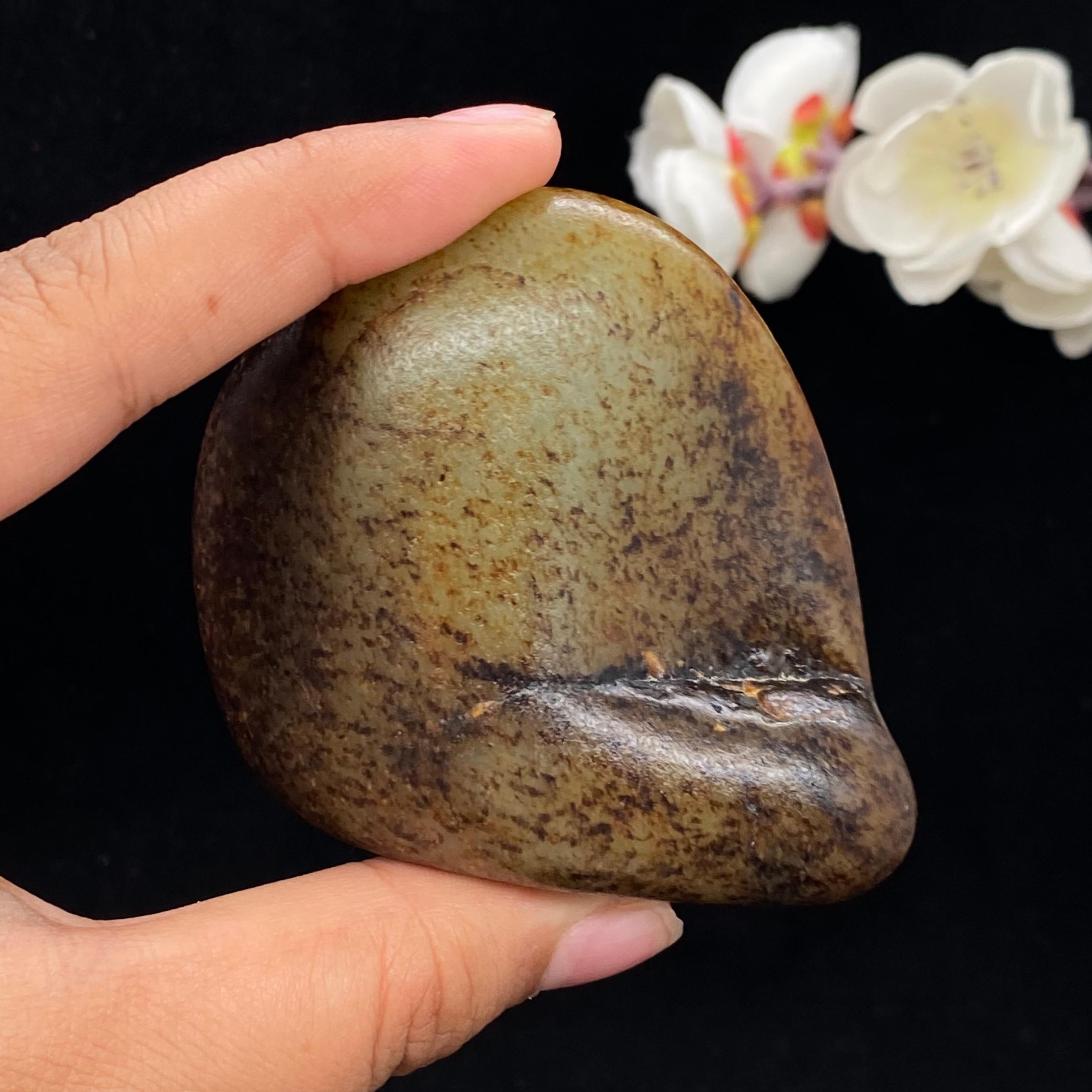 和田玉秋梨皮籽料手把件（190.9g）