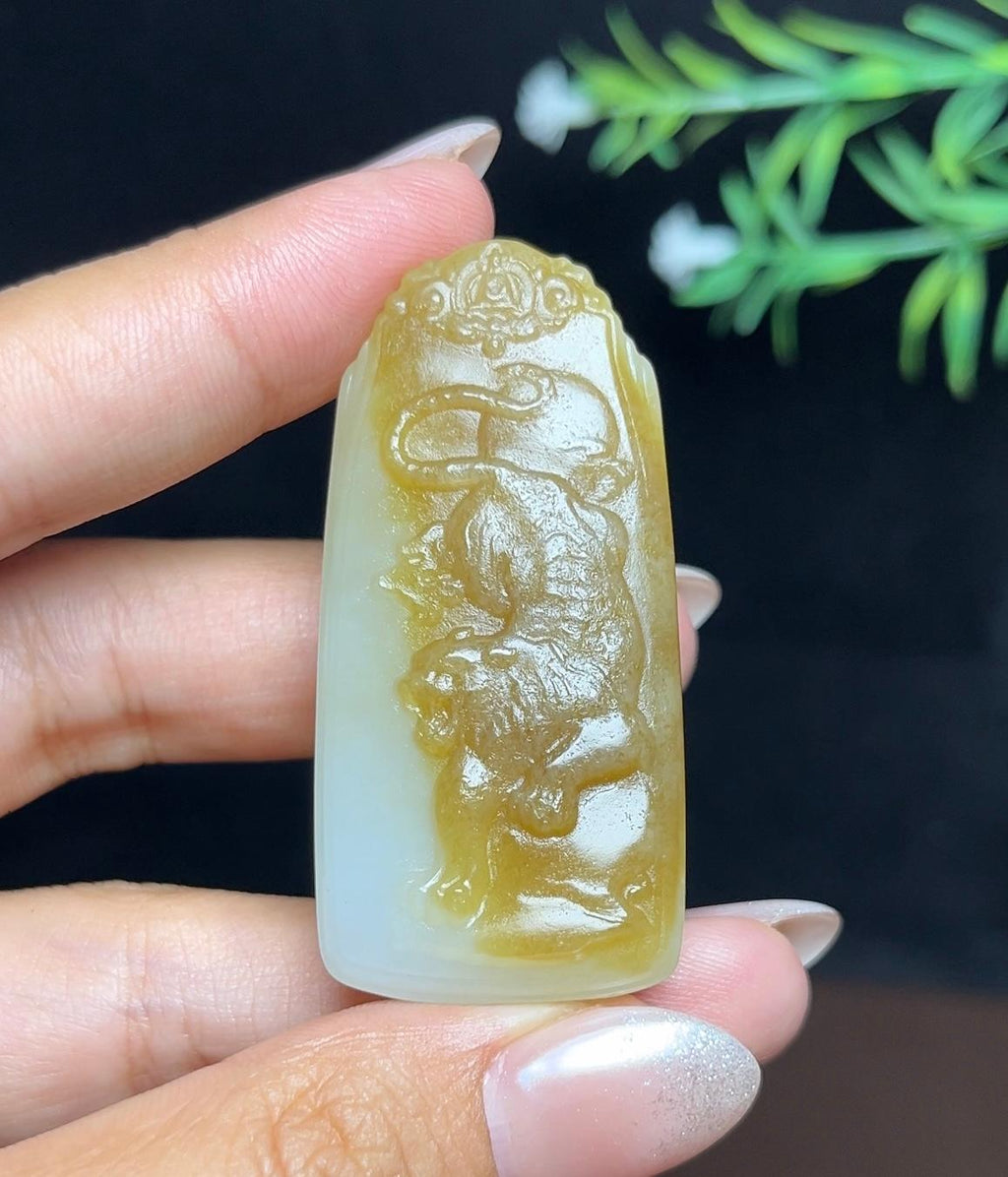 和田玉糖白下山虎（38.2g）