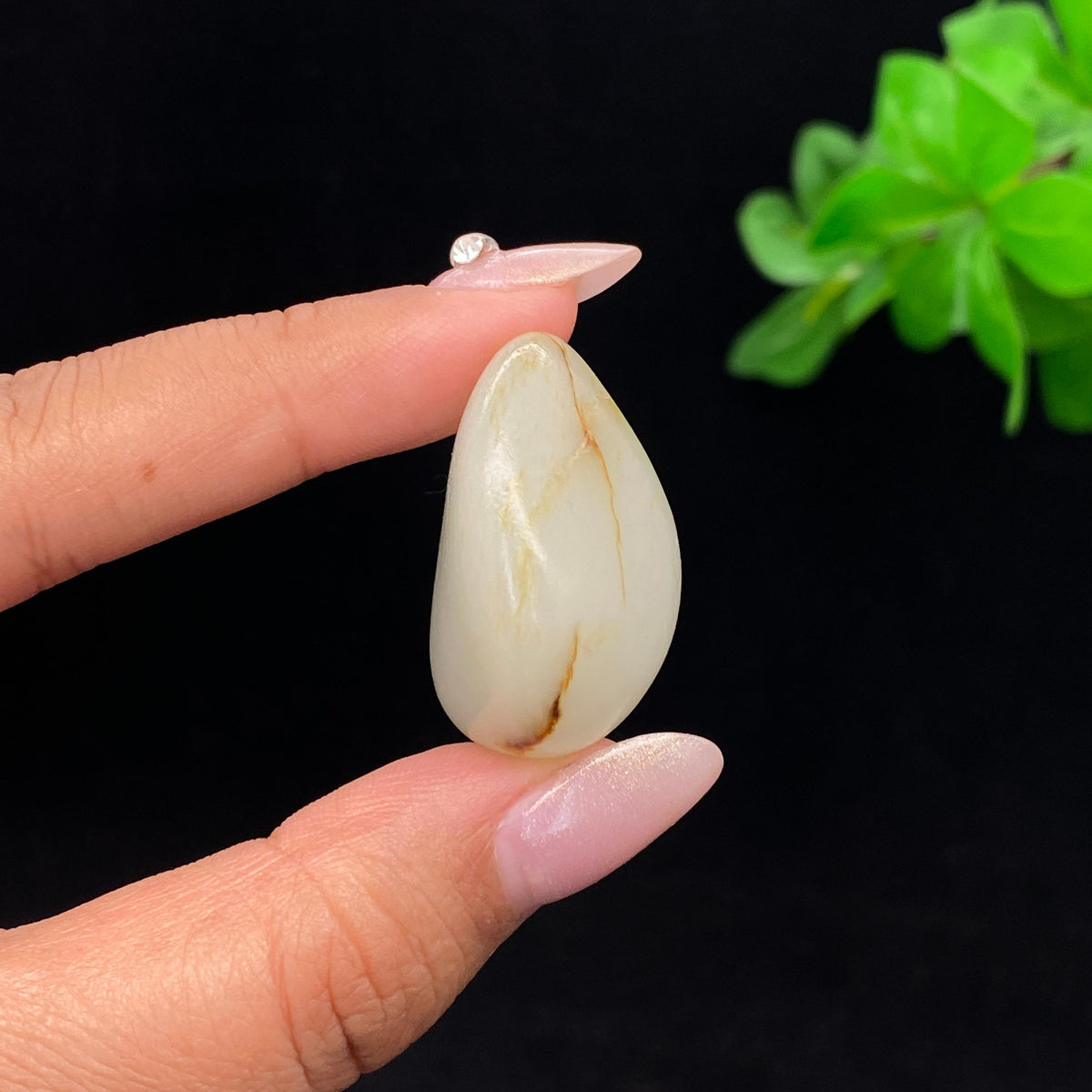 和田玉白玉带洒金皮籽料（26g）