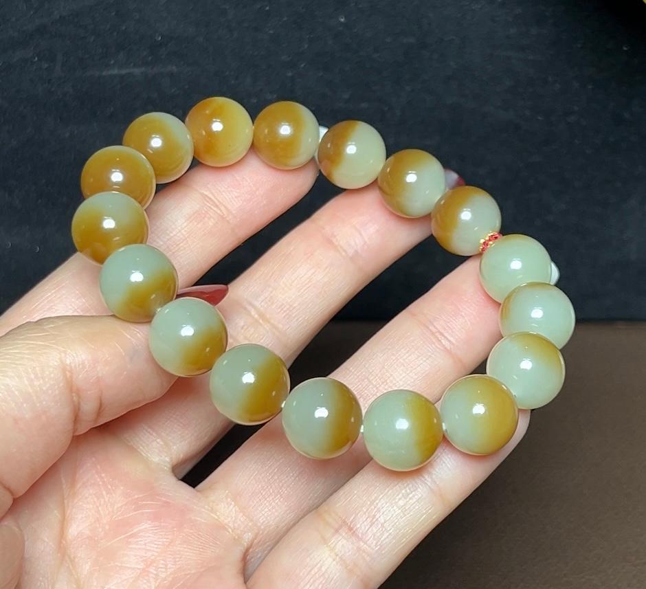 新疆和田玉且末元宝糖圆珠手串（42.6g）