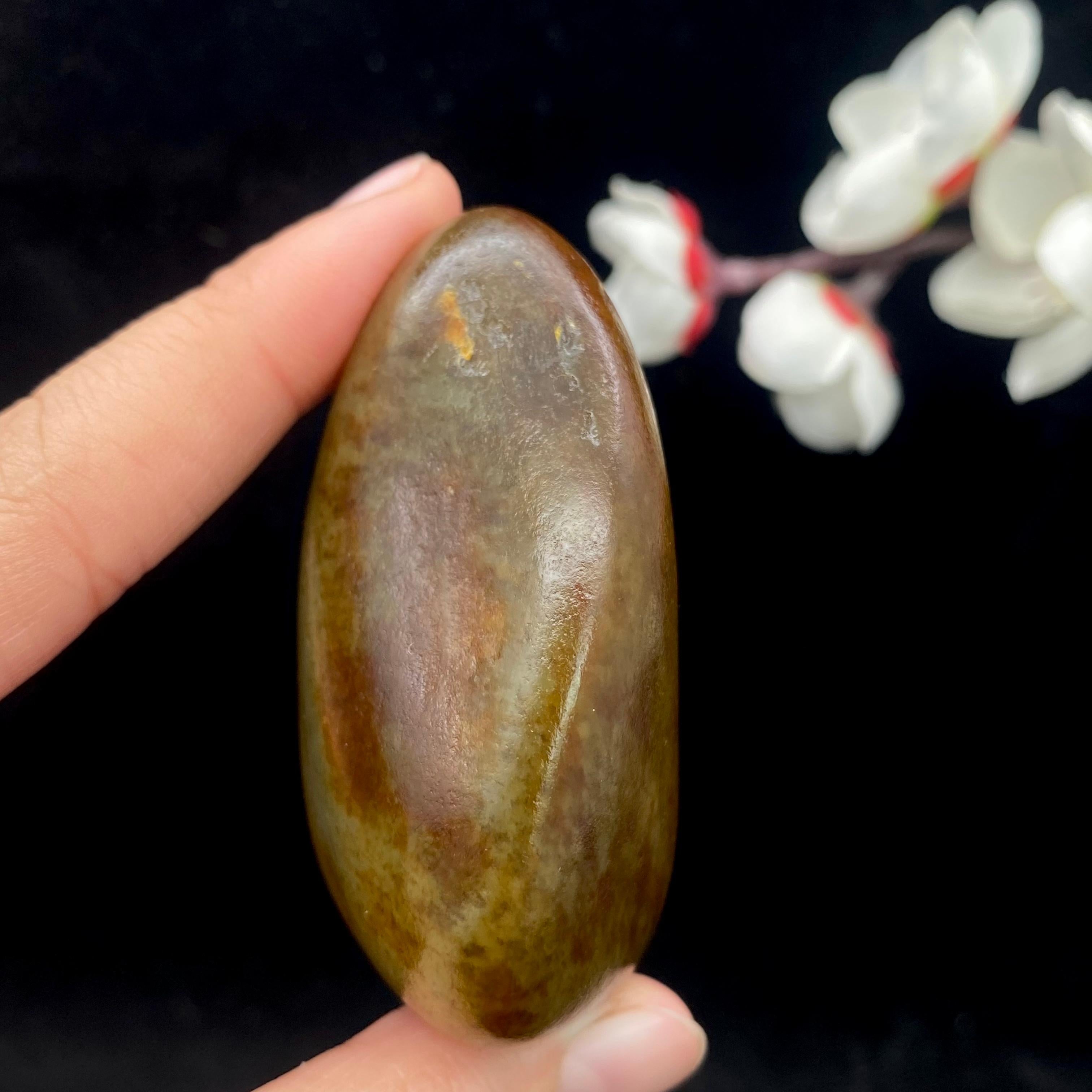 和田玉聚黄皮籽料手把件（126.9g）