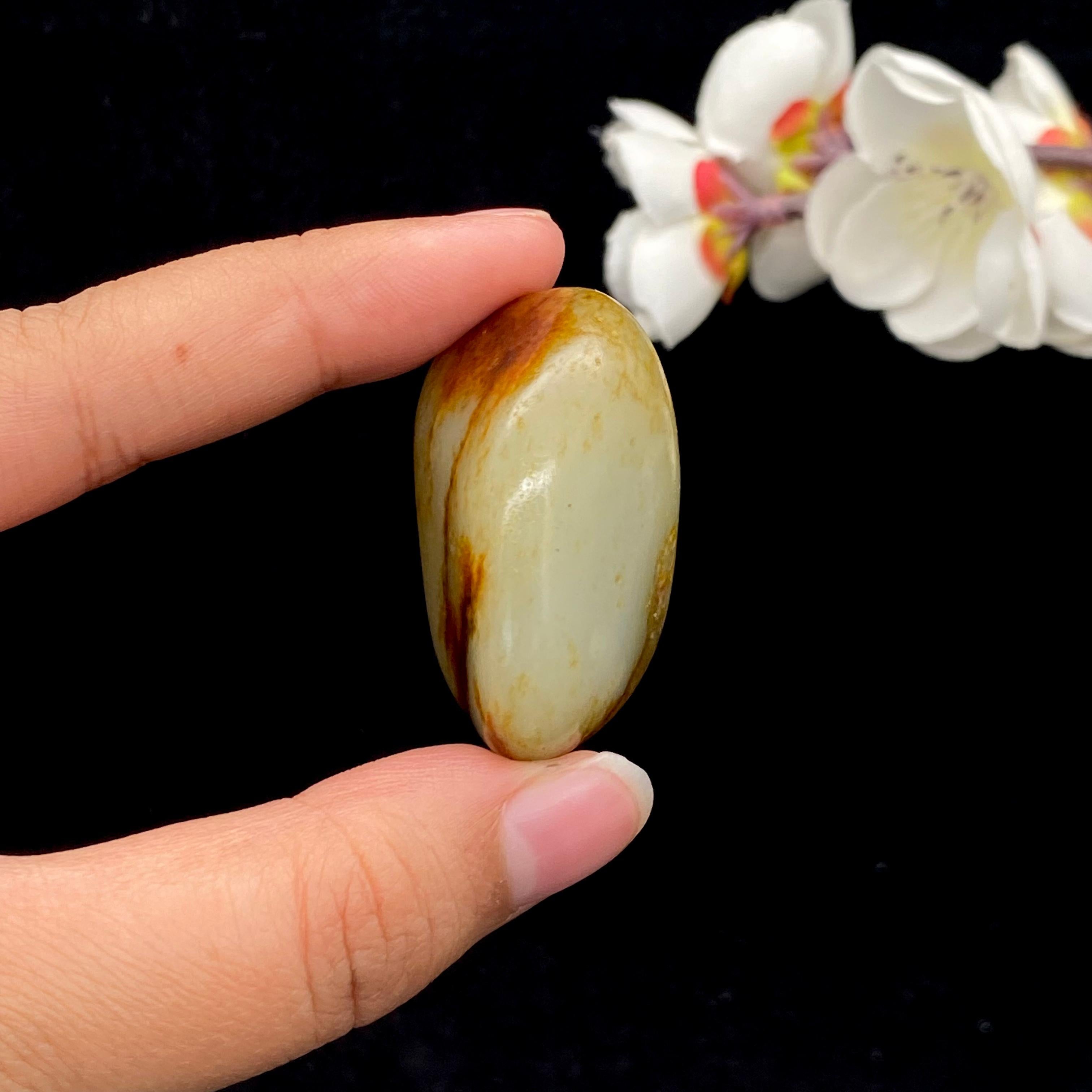 和田玉红皮籽料（42.9g）