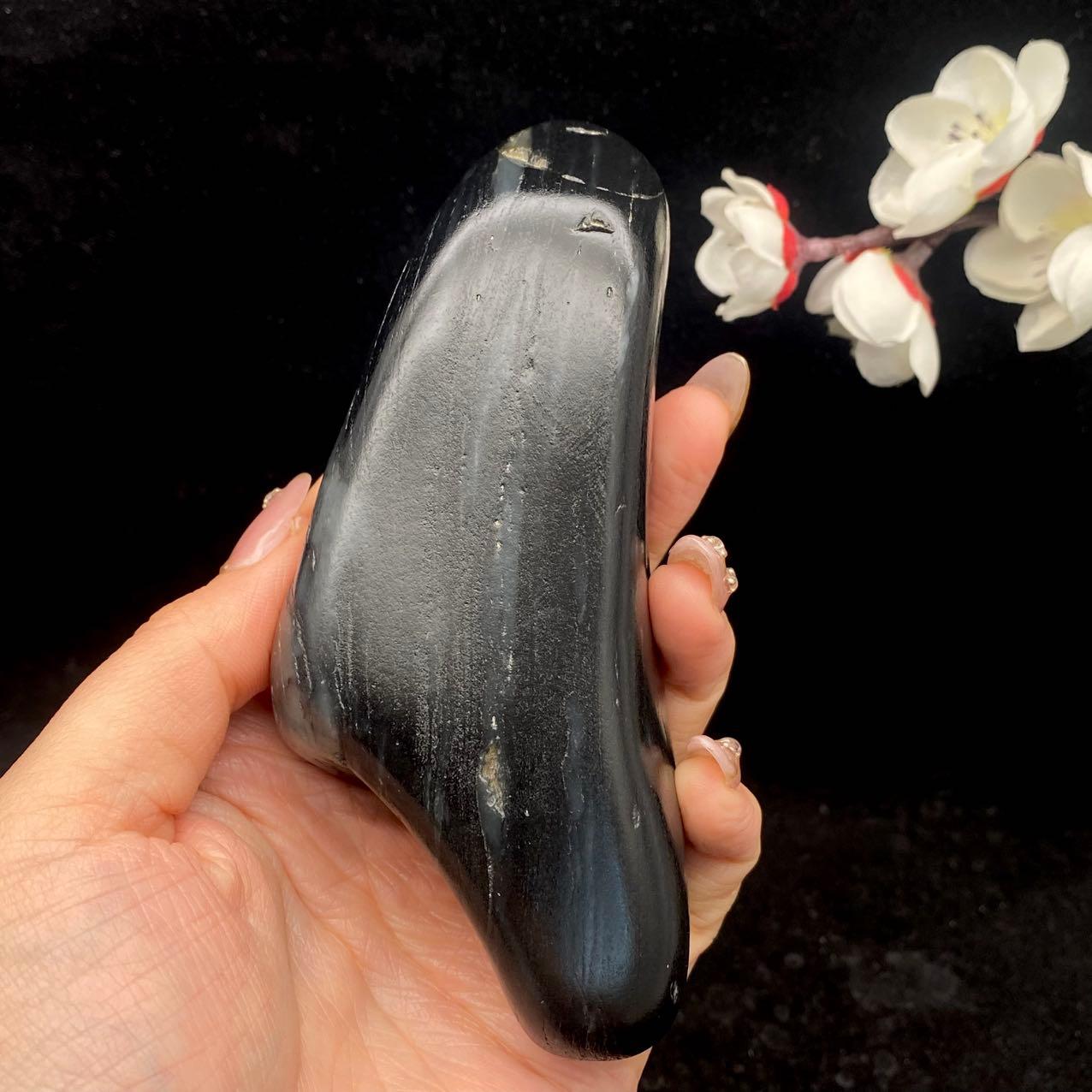 和田玉青花籽料原石（394.3g）