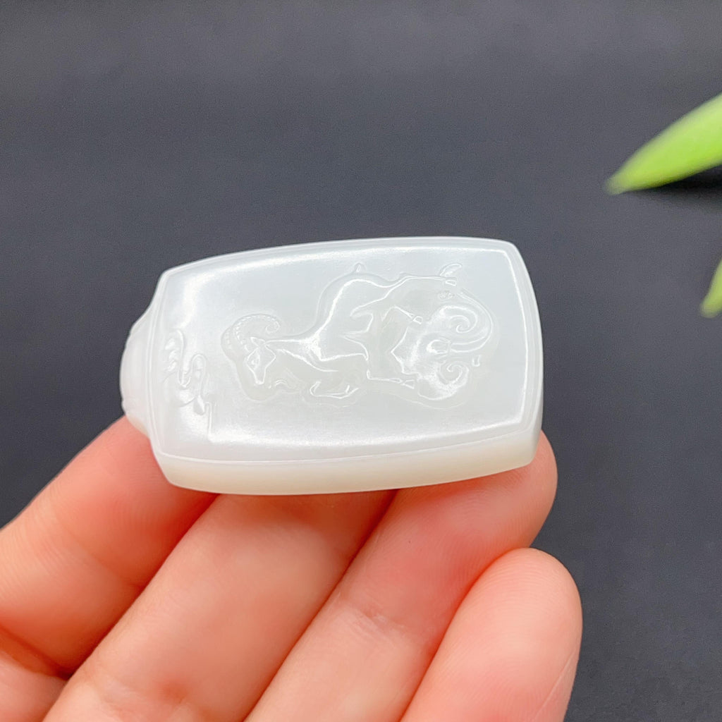 和田玉羊脂白玉羊玉牌（19.03g）