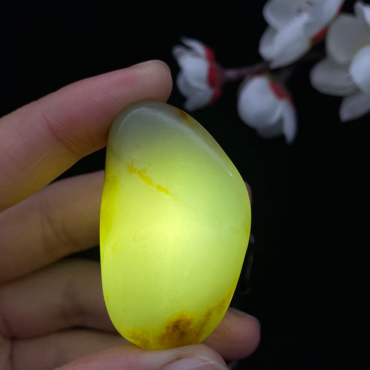 【超值推荐】和田玉黄皮带翠籽料挂件（26g）