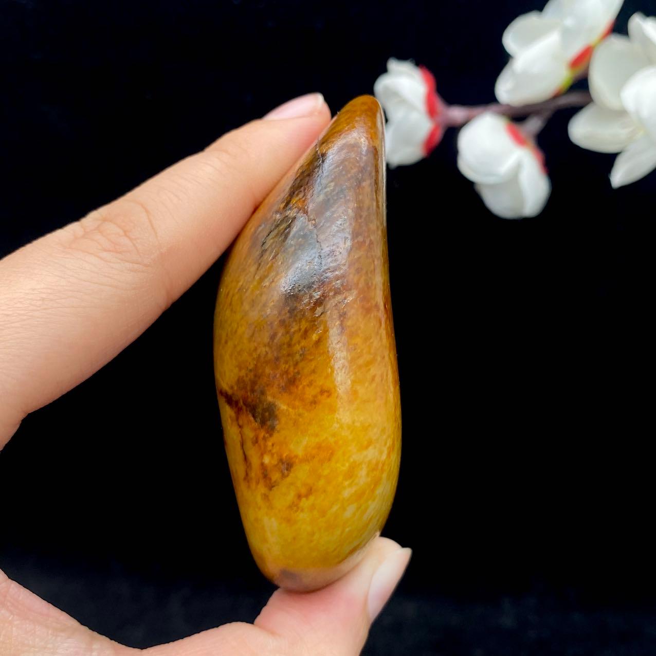和田玉洒红皮籽料原石（163.3g）