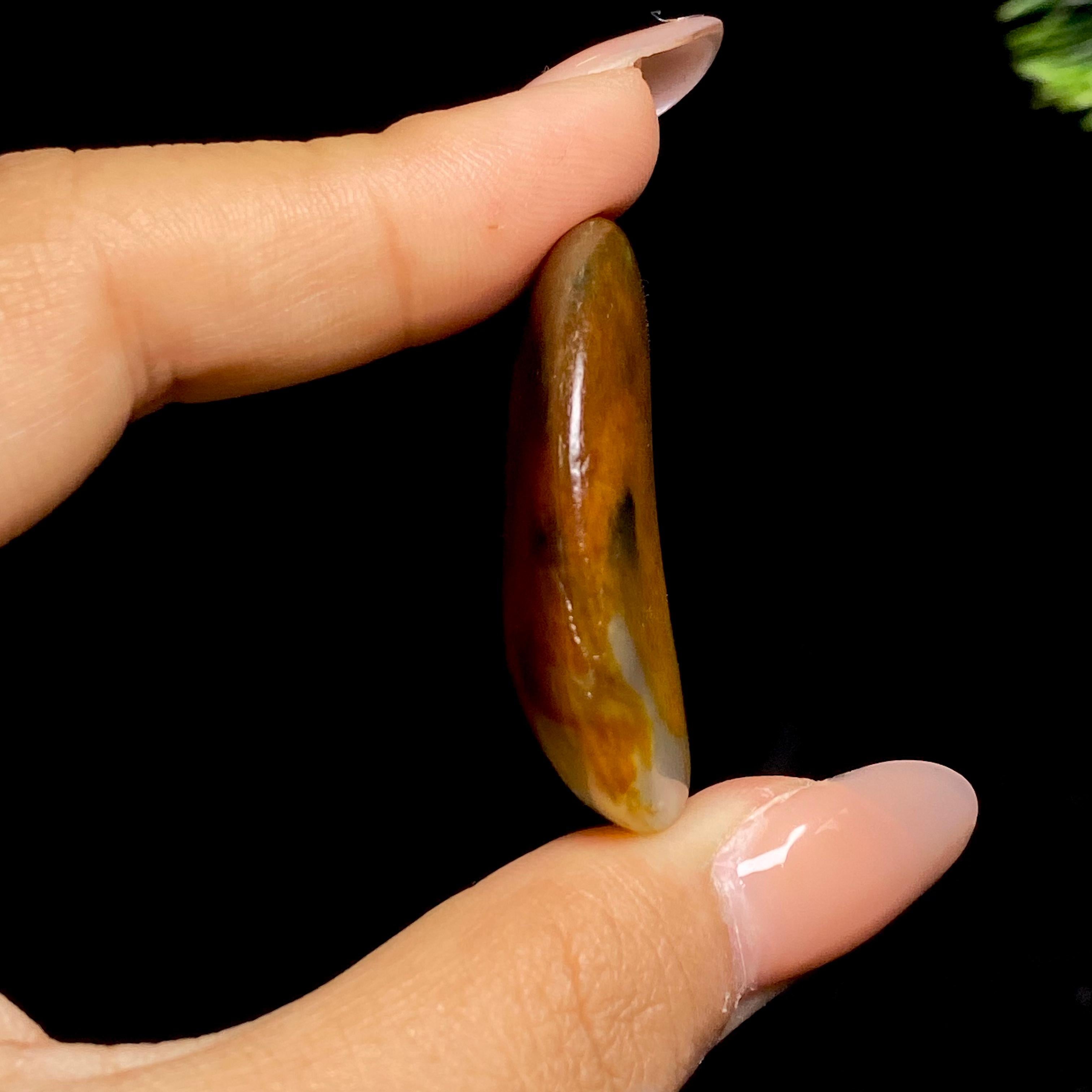 和田玉黄皮籽料（19.39g）