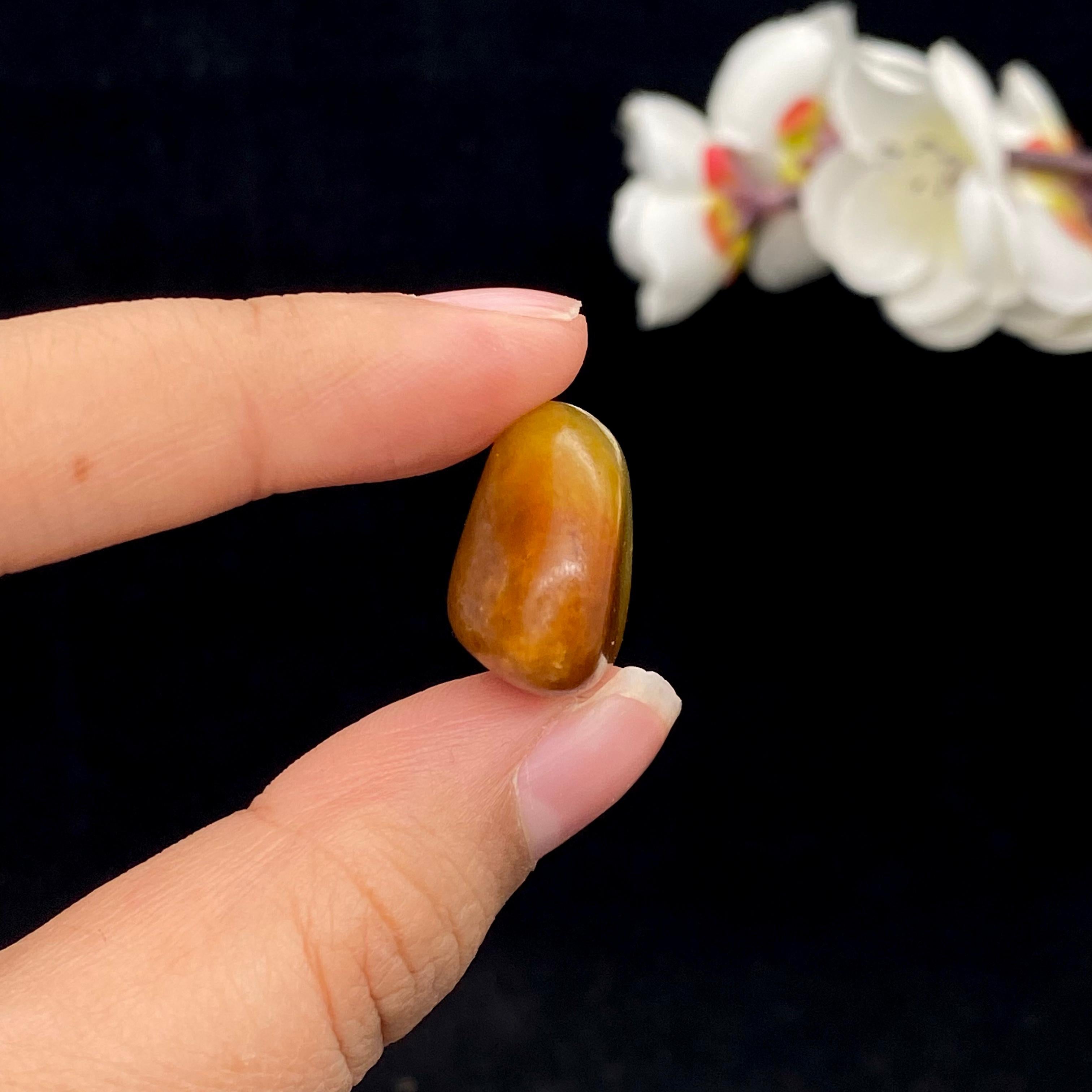 和田玉聚黄皮籽料吊坠籽（7.8g）