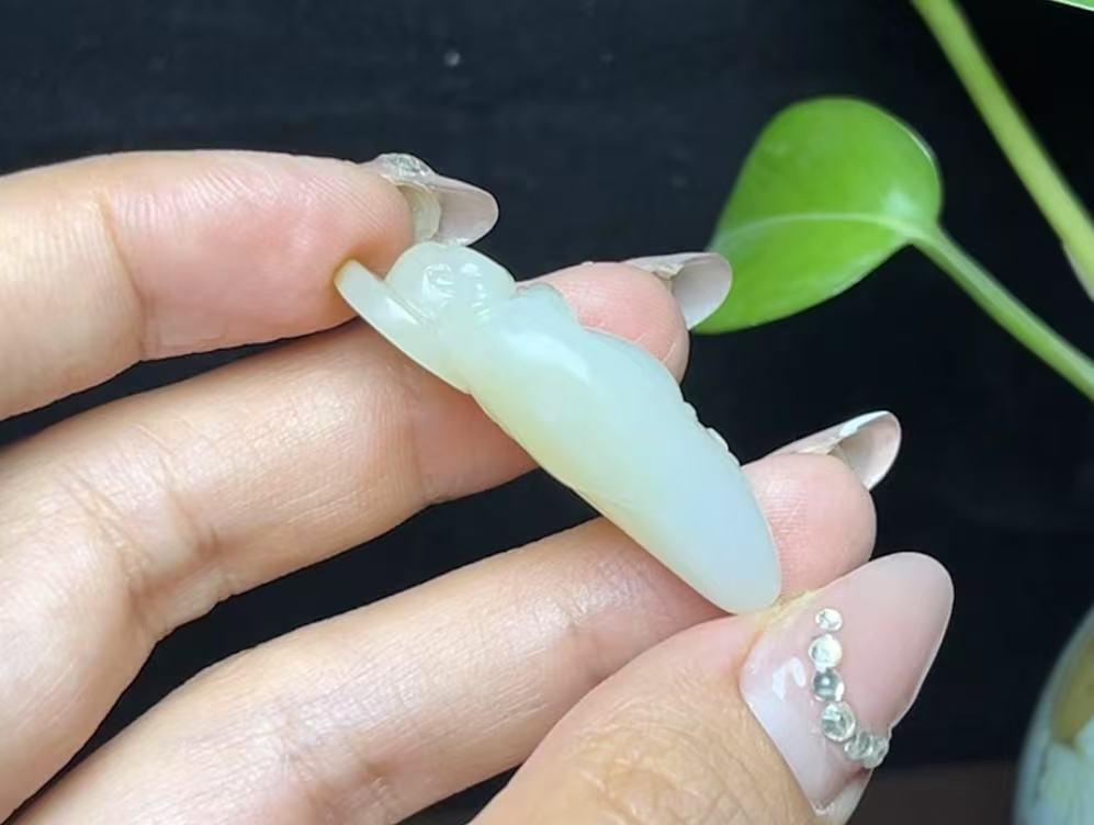 新疆和田玉且末糖羊脂玉佛公（10.6g）