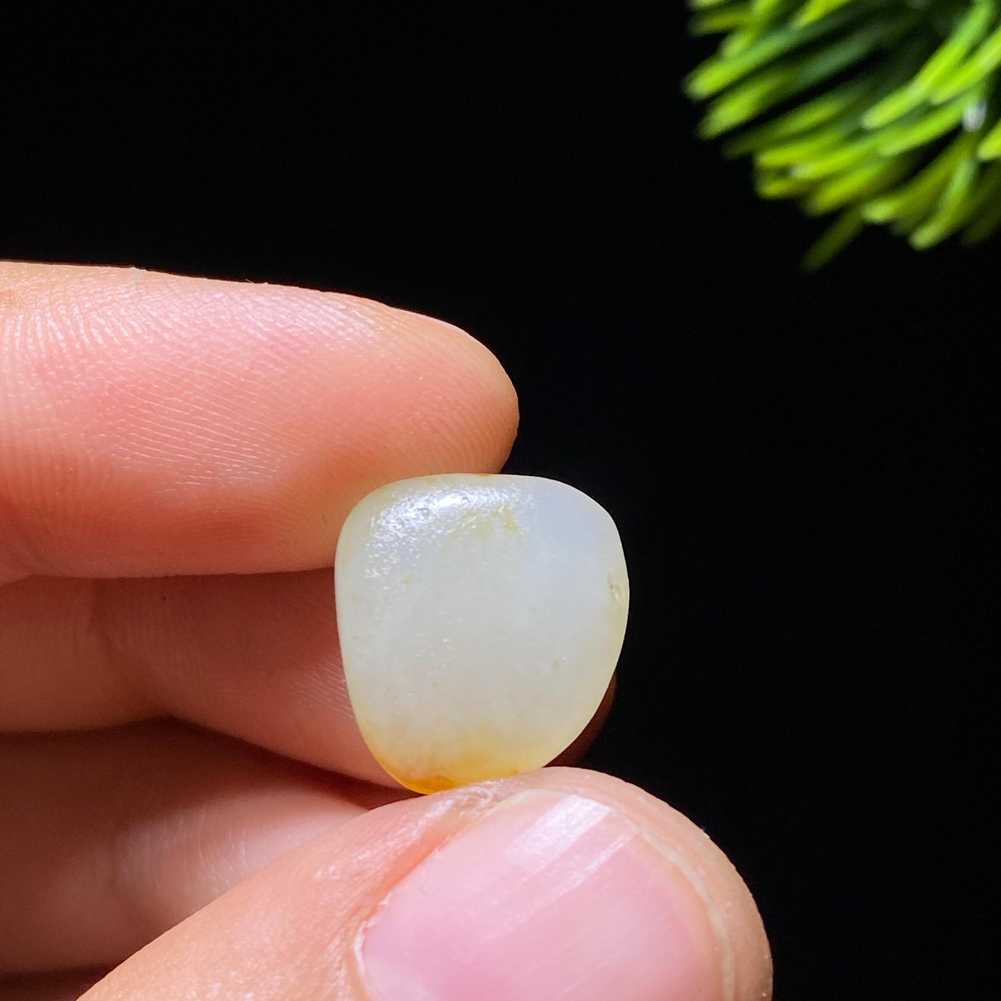 和田玉白玉洒金皮籽料原石（1.5g）