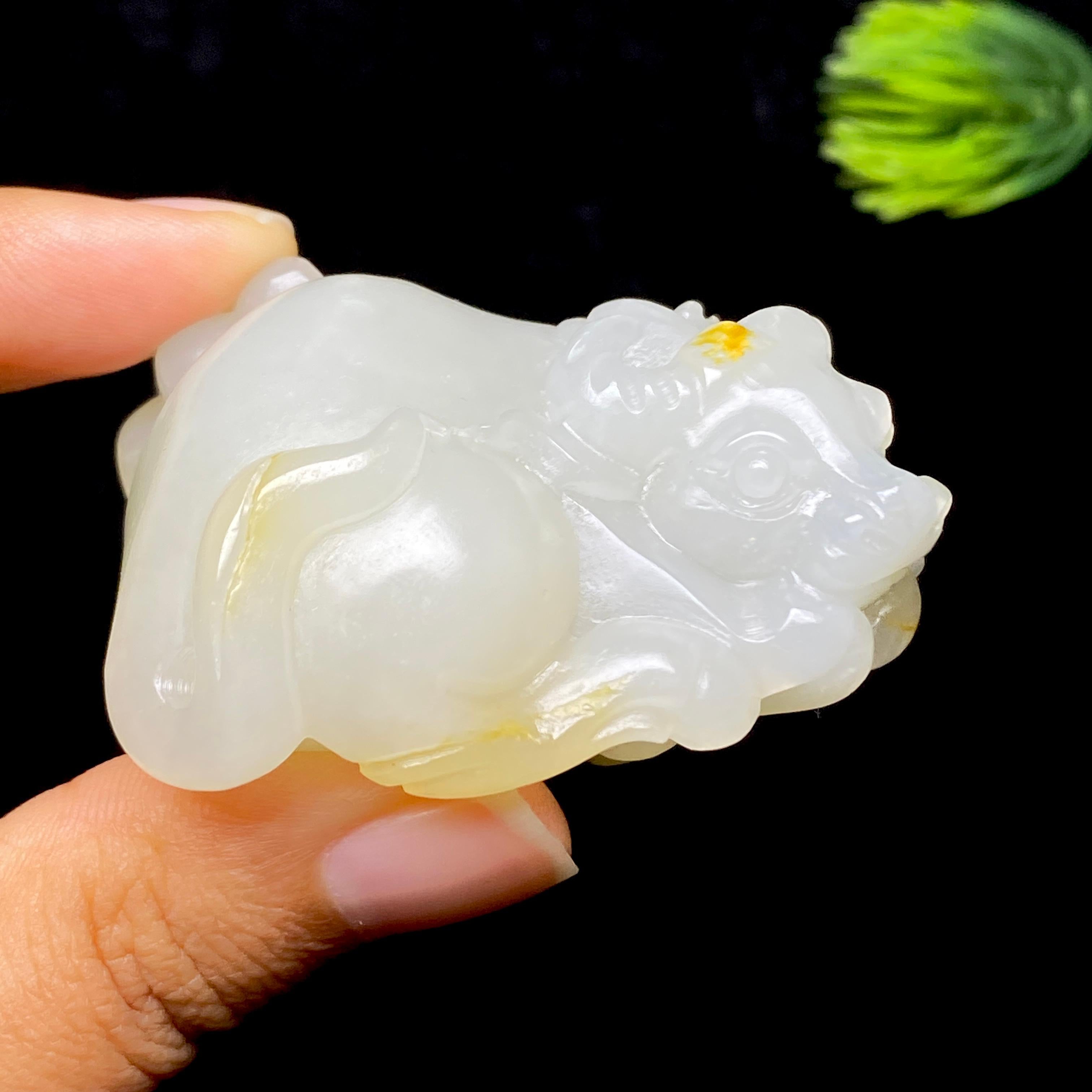 和田玉籽料牛气冲天（60.4g）