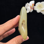 和田玉洒金皮带翠籽料手把件（115.8g）