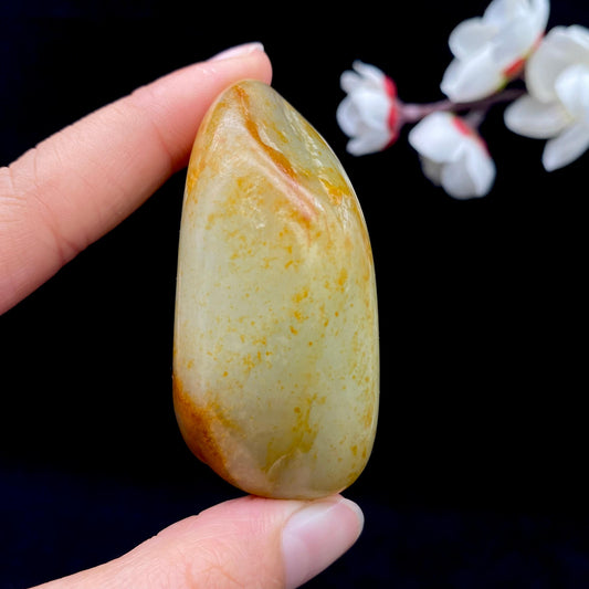 和田玉聚黄皮籽料原石（109.2g）