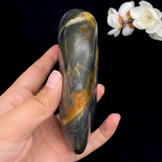 和田玉青花带黄皮籽料原石（575g）