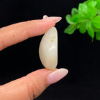 和田玉白玉带洒金皮籽料（22.4g）