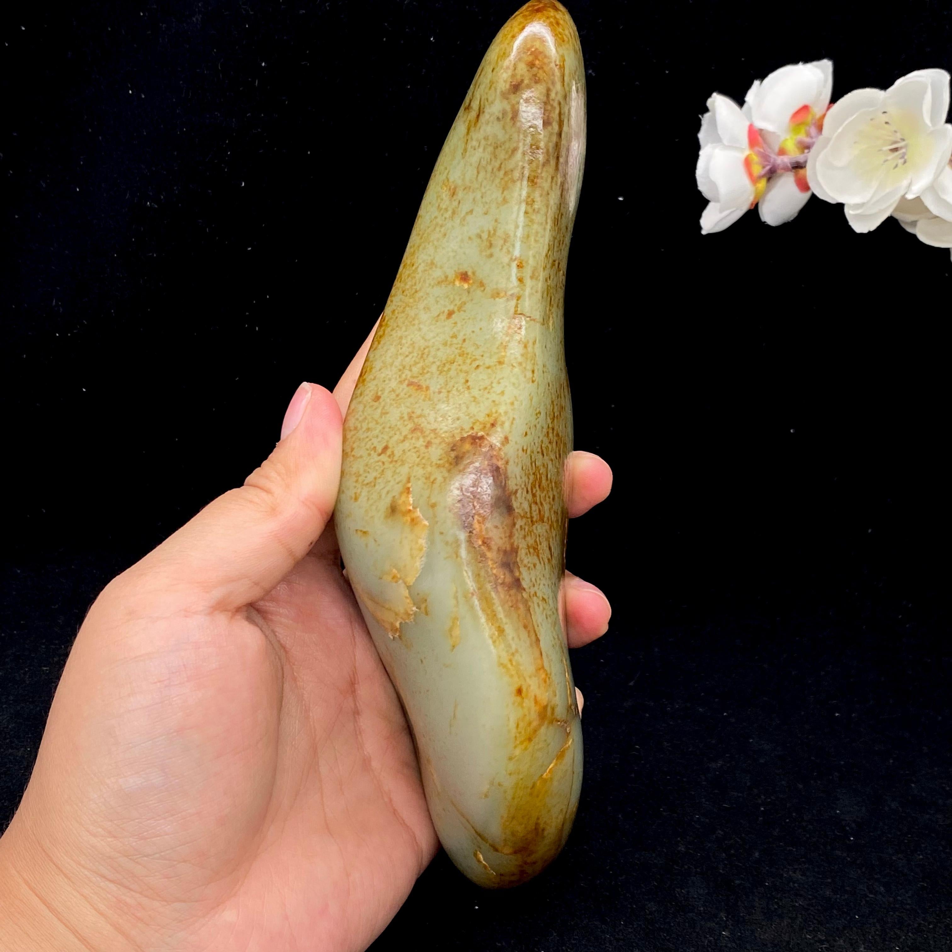 和田玉洒红皮籽料（830.9g）